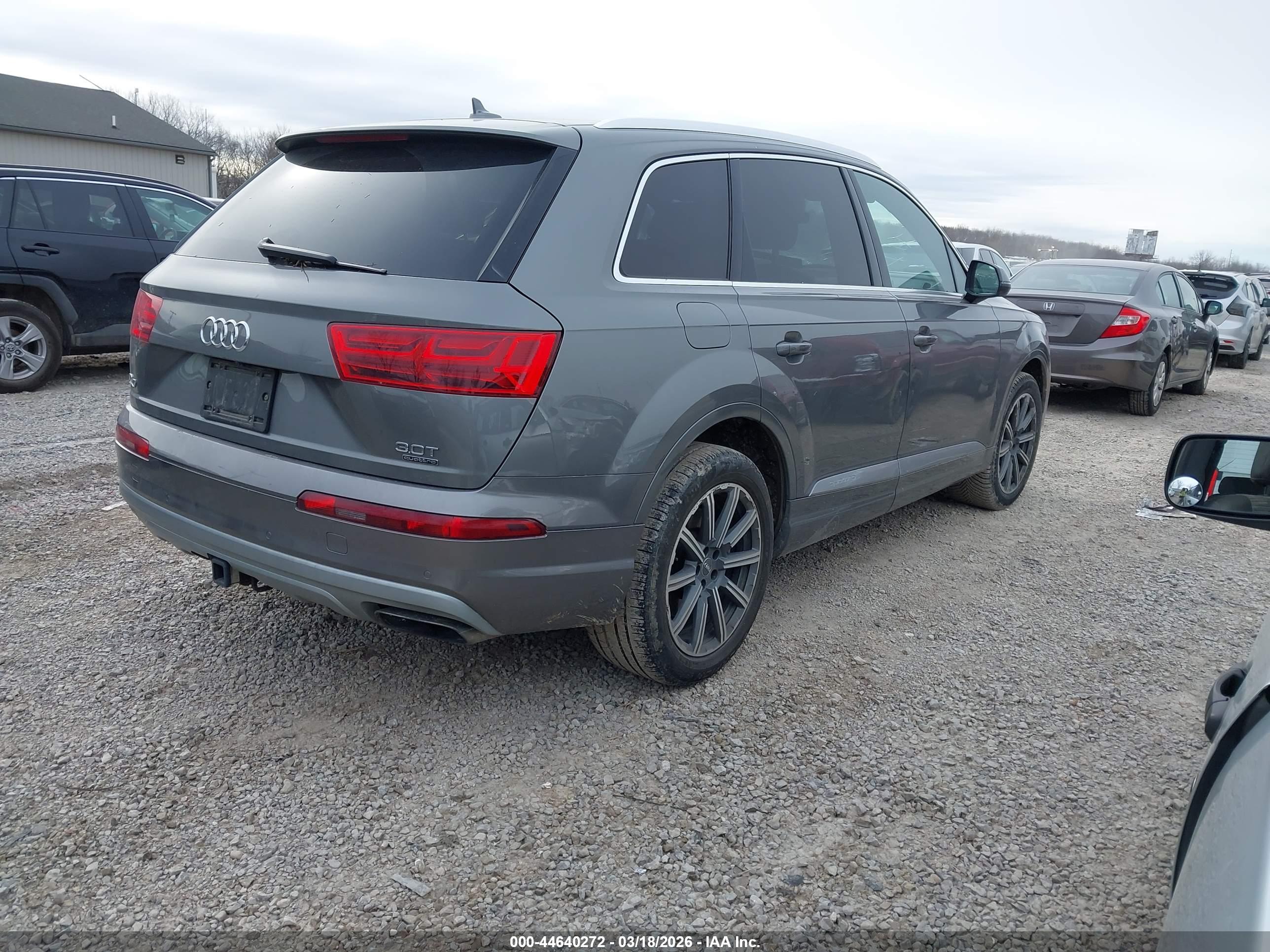 AUDI Q7 image 4