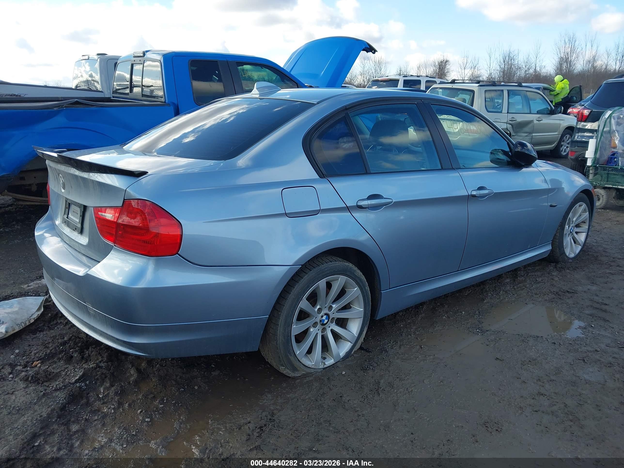 BMW 328I image 4