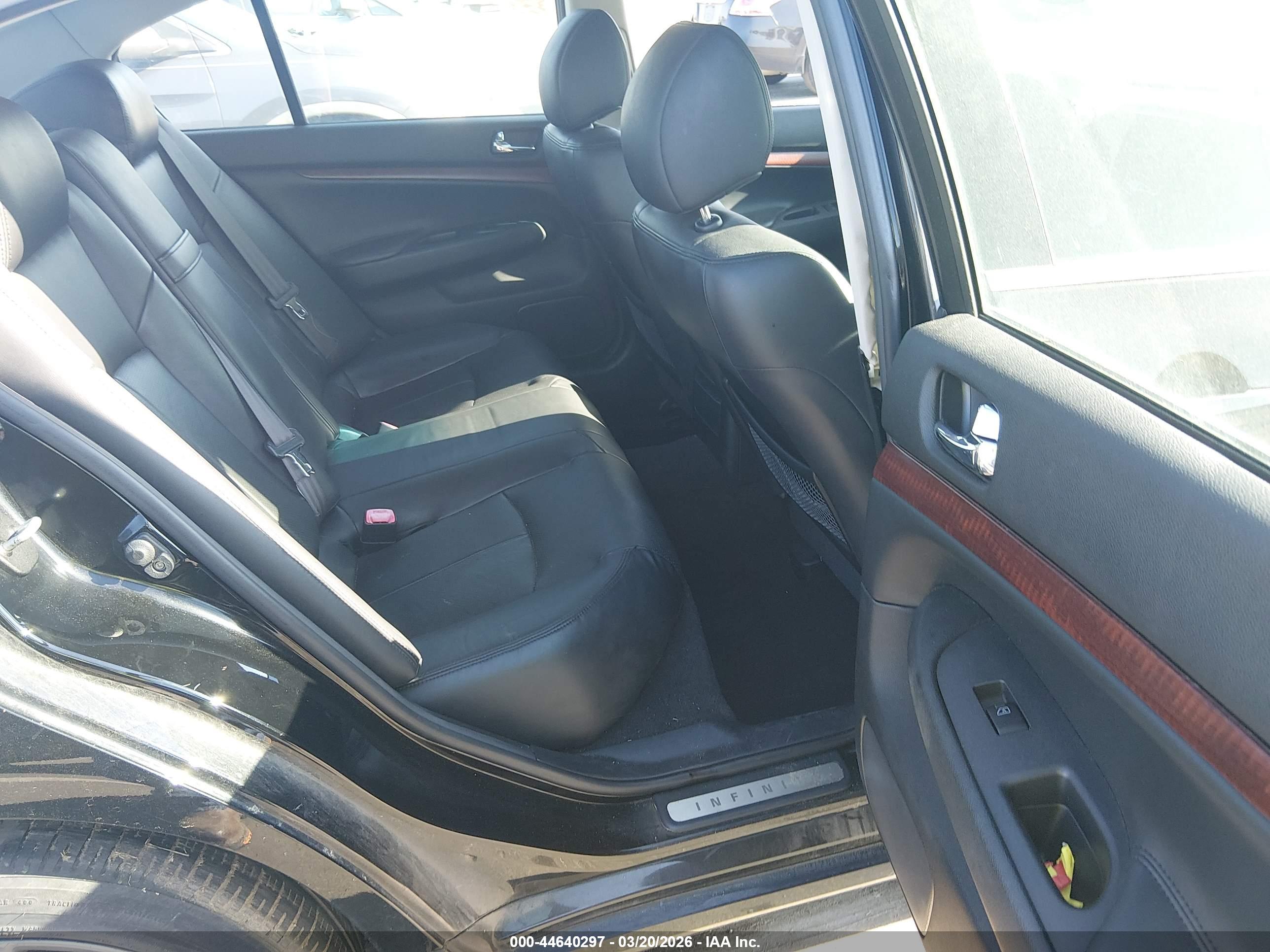 INFINITI G37X image 8