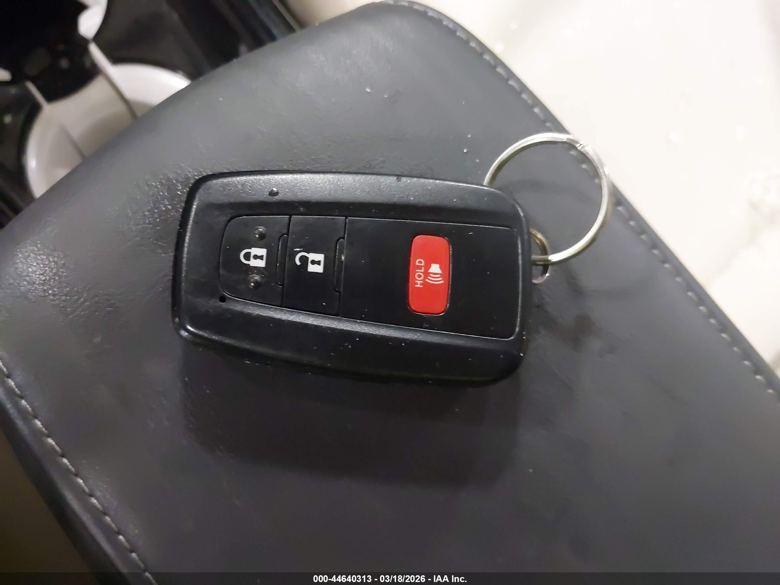 TOYOTA PRIUS image 11
