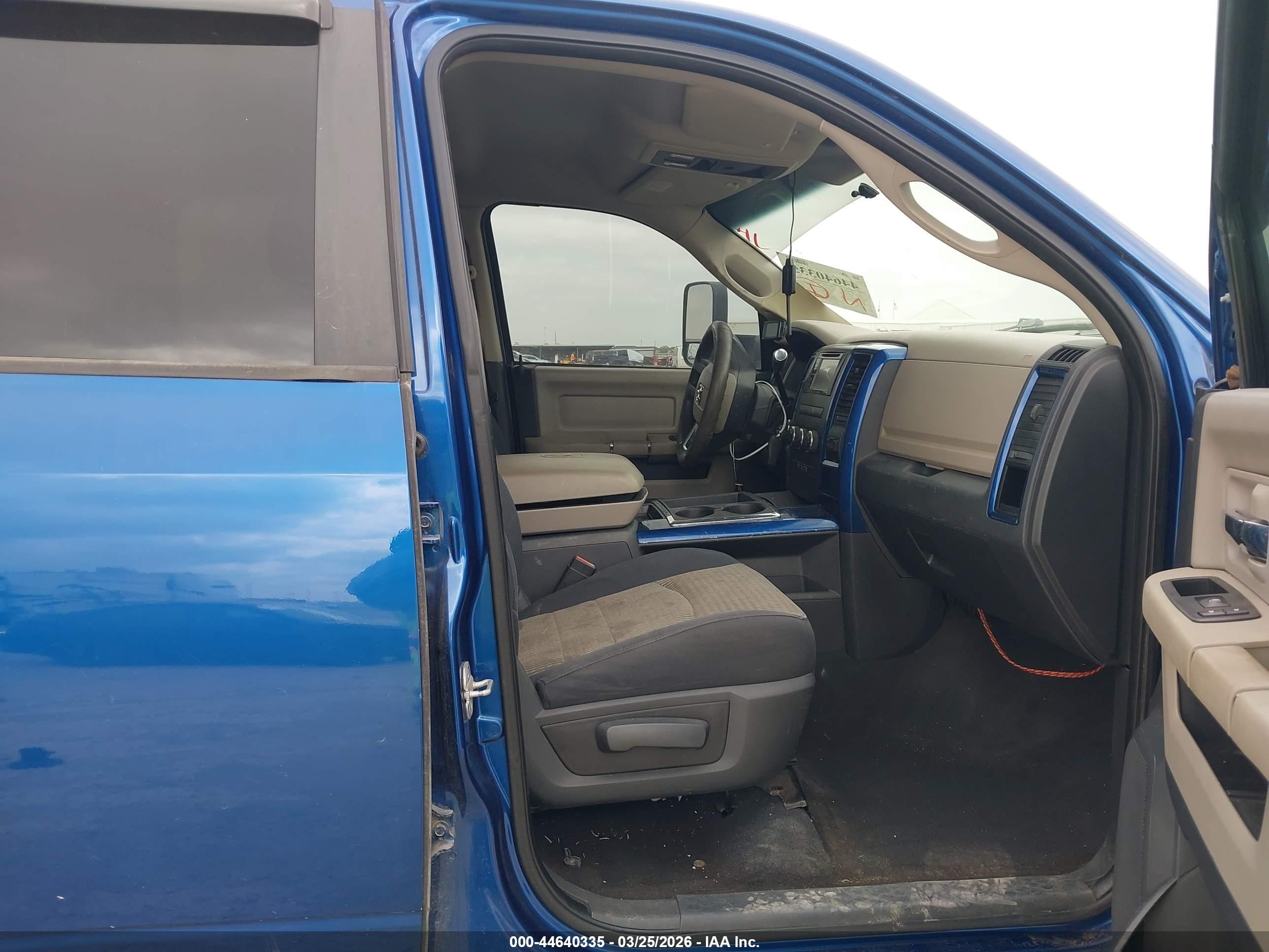 DODGE RAM image 7