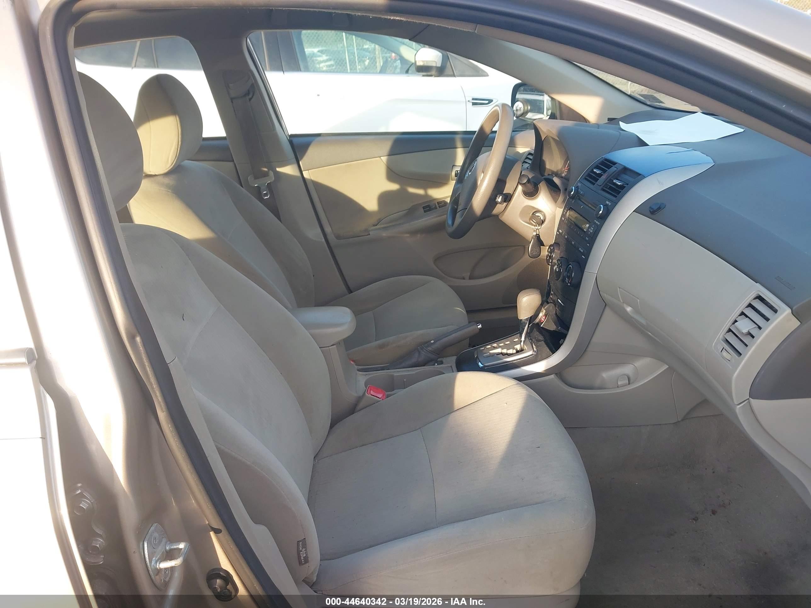 TOYOTA COROLLA image 5