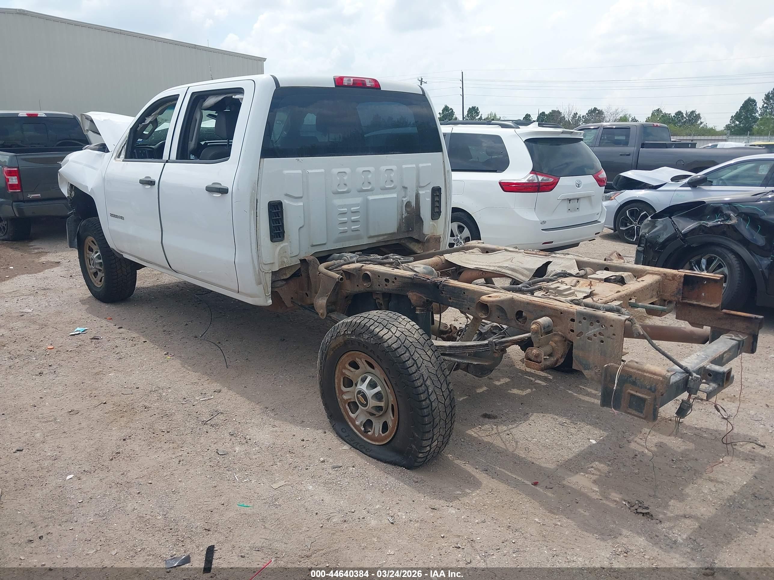 CHEVROLET SILVERADO image 3