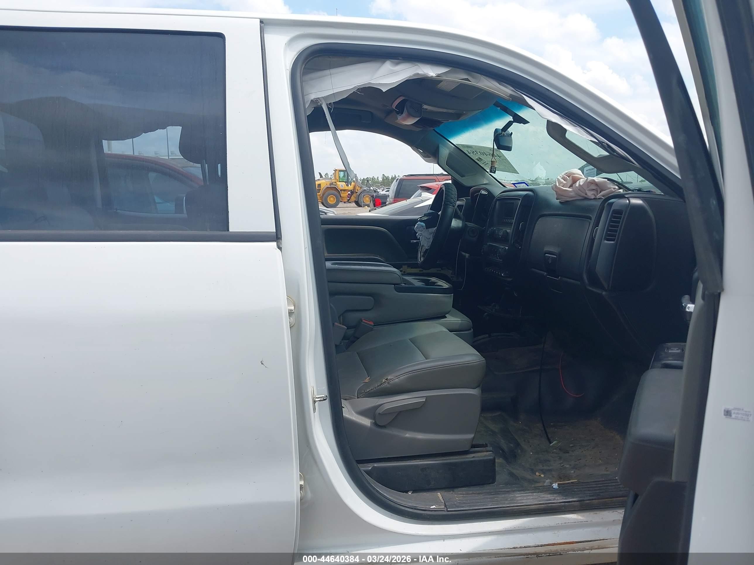 CHEVROLET SILVERADO image 5