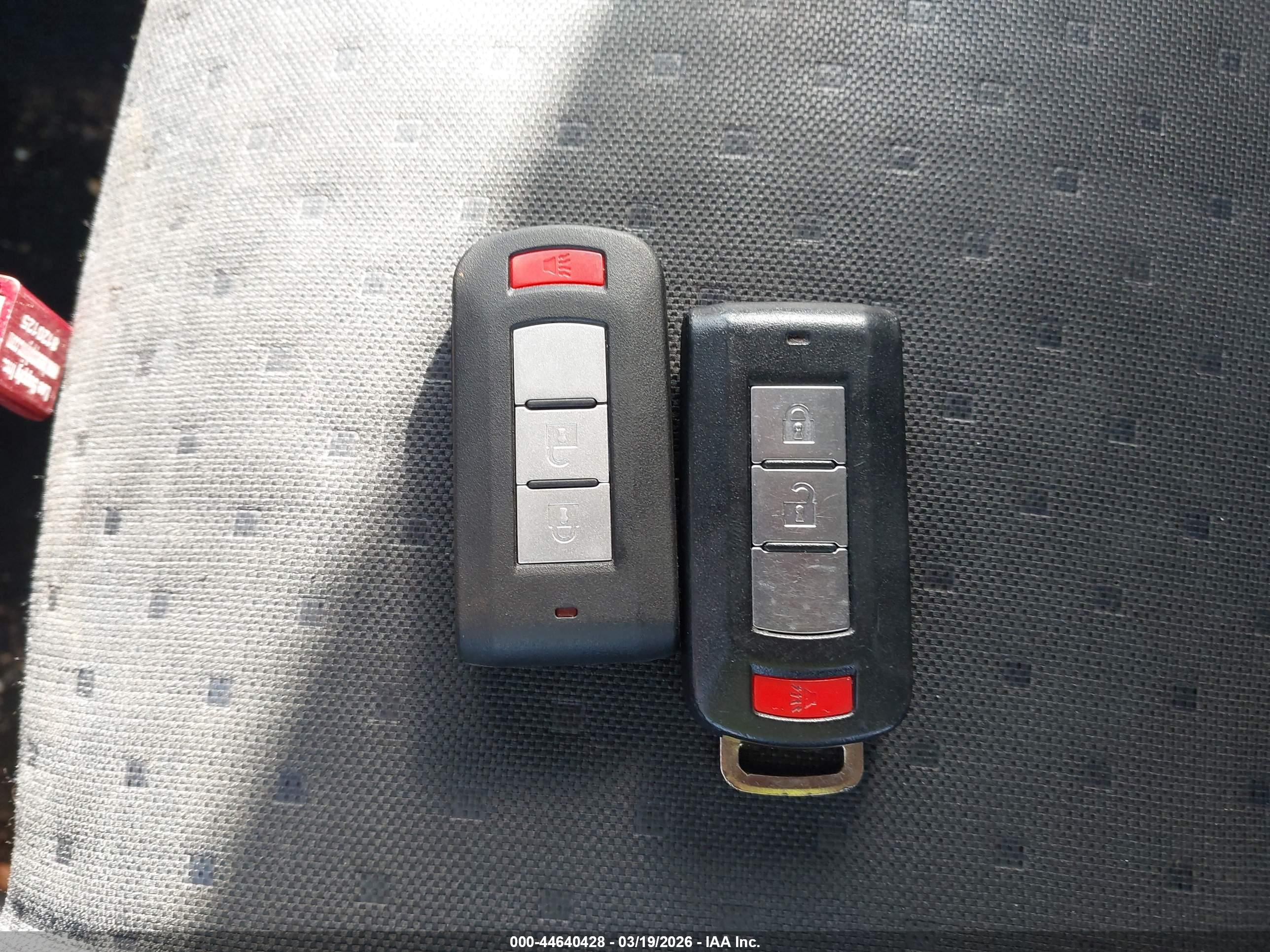 MITSUBISHI OUTLANDER image 11