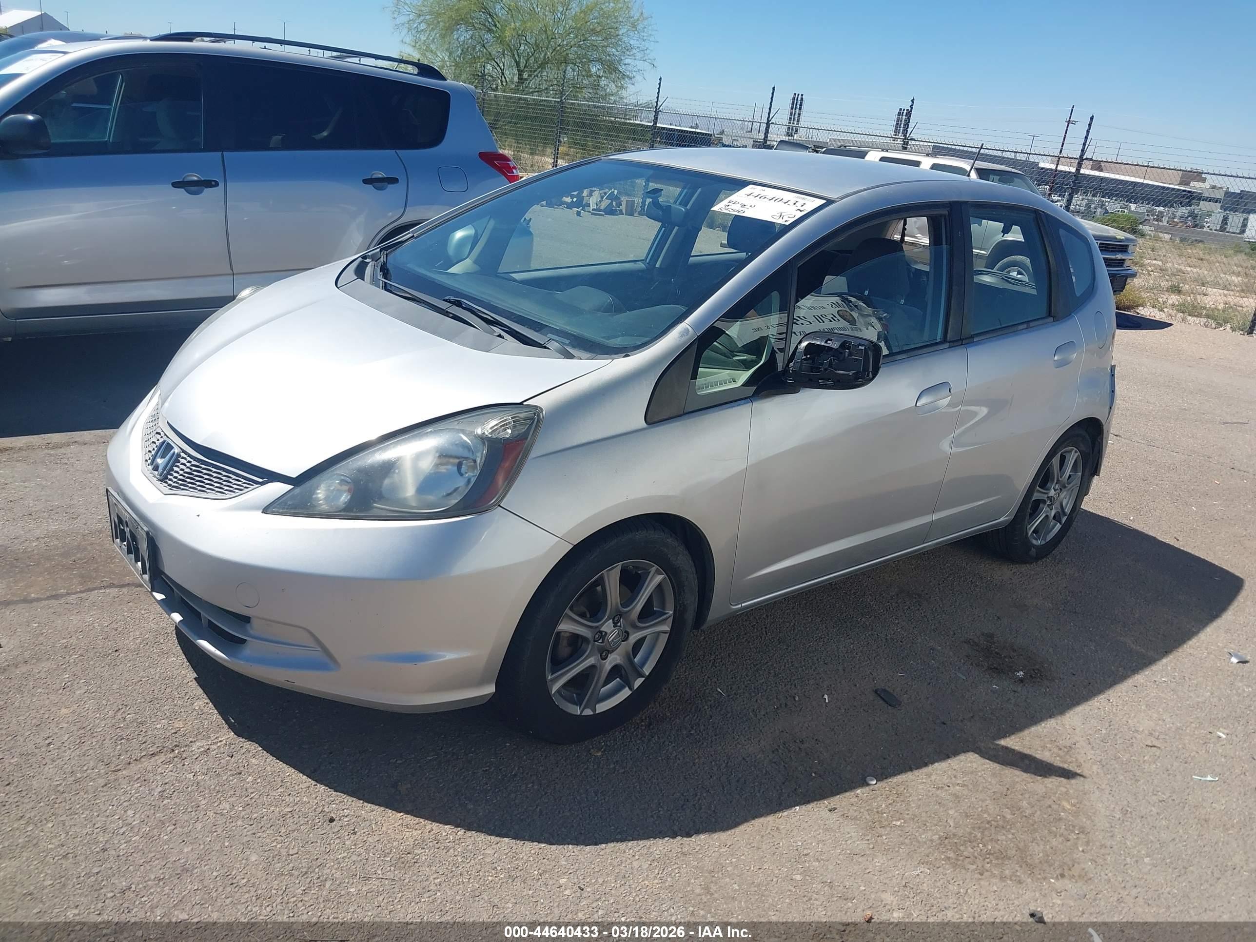 HONDA FIT image 2