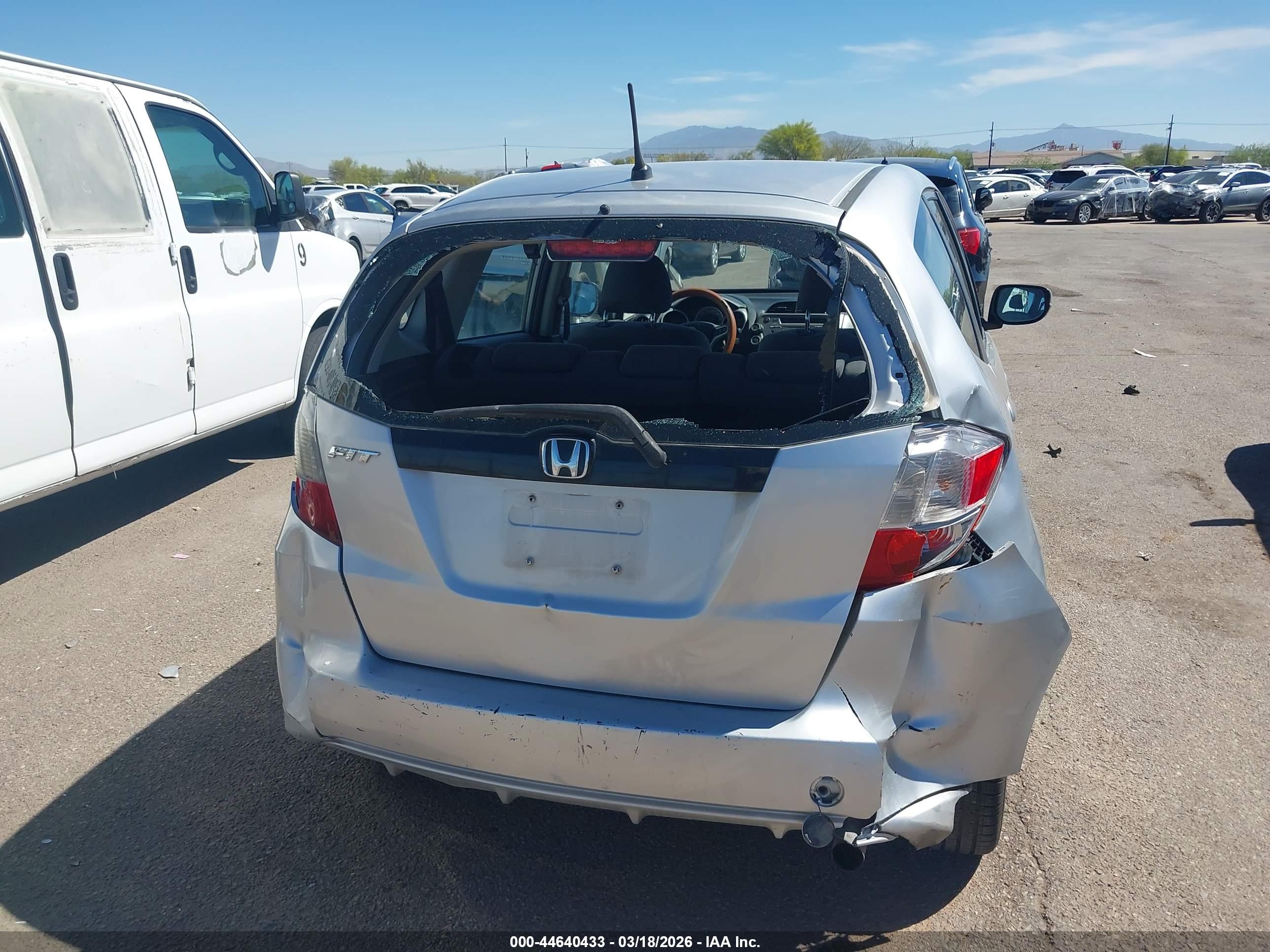 HONDA FIT image 6