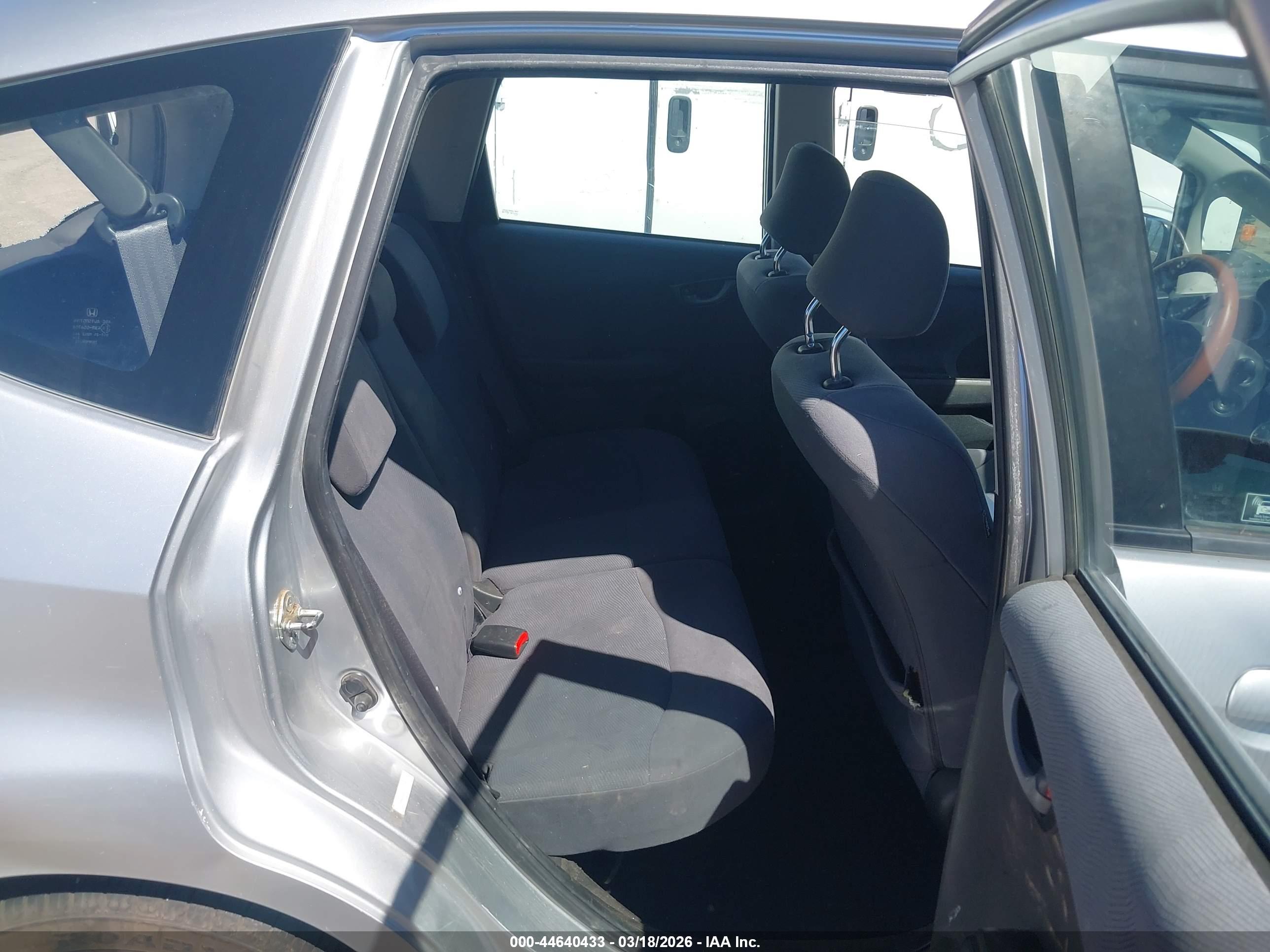 HONDA FIT image 8