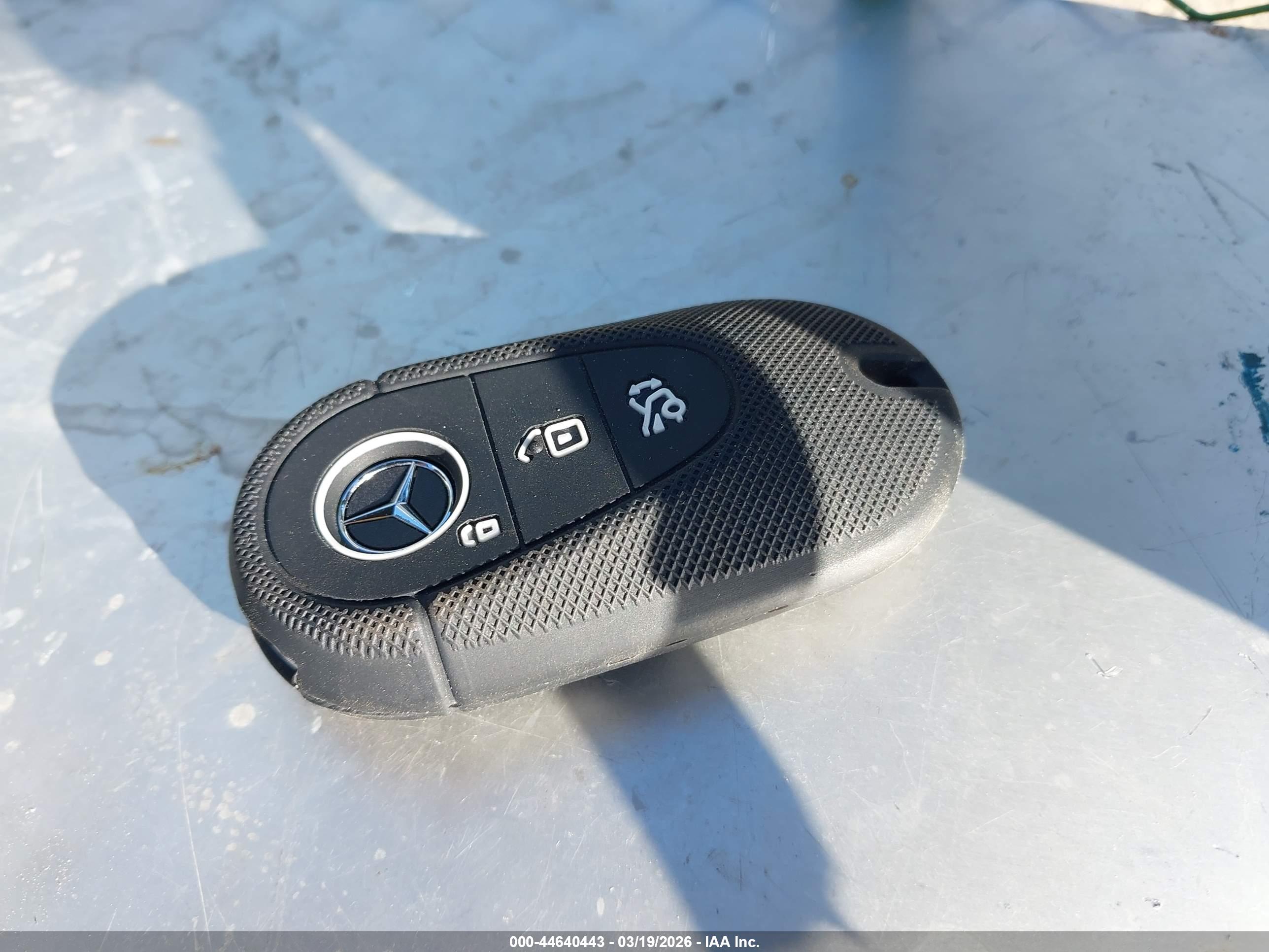 MERCEDES-BENZ GLC image 11