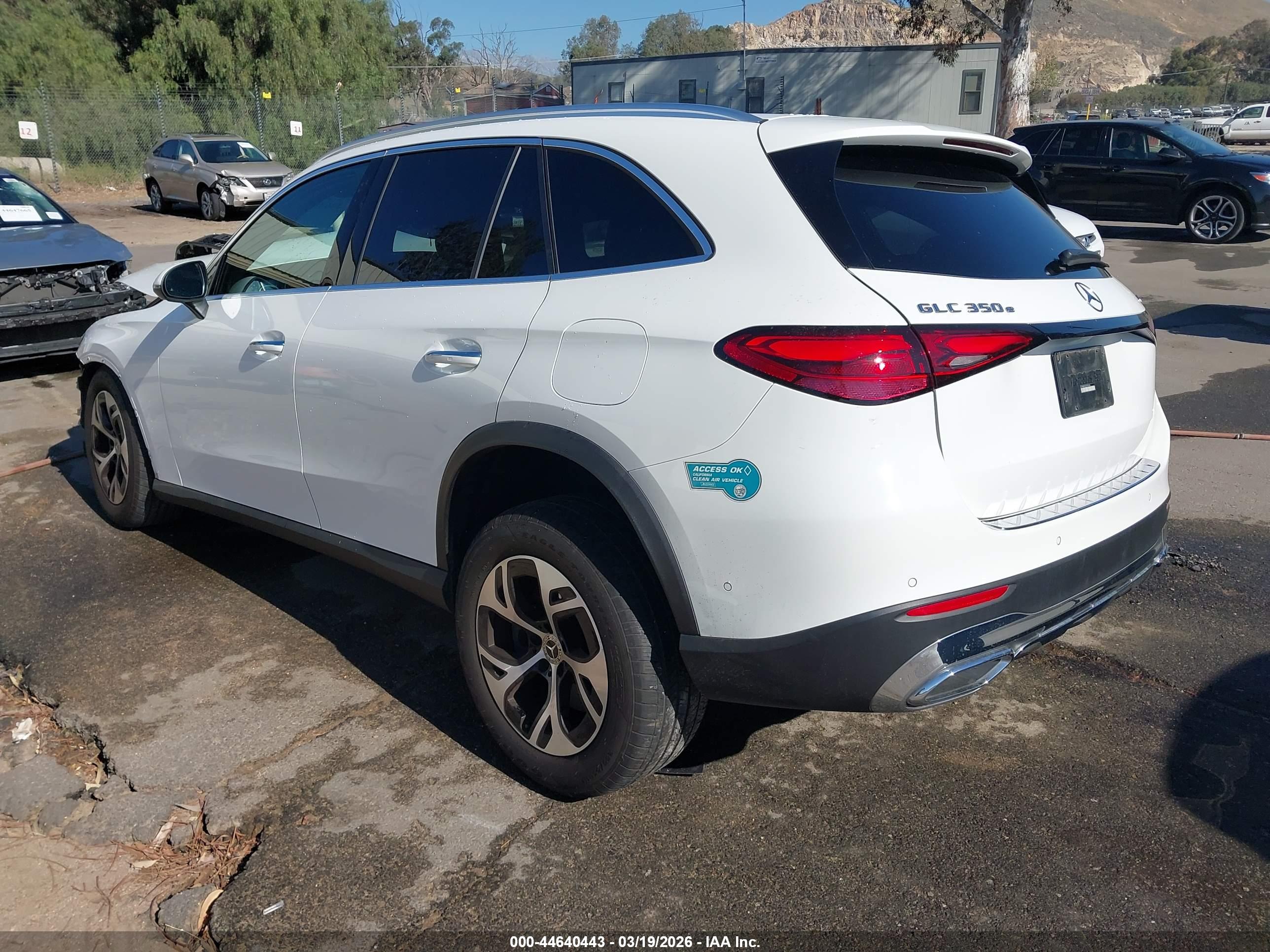 MERCEDES-BENZ GLC image 3