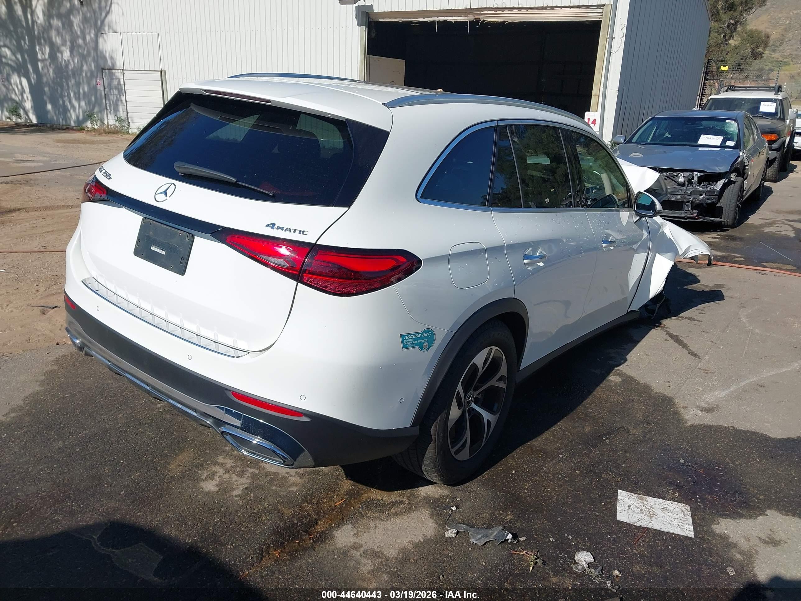MERCEDES-BENZ GLC image 4