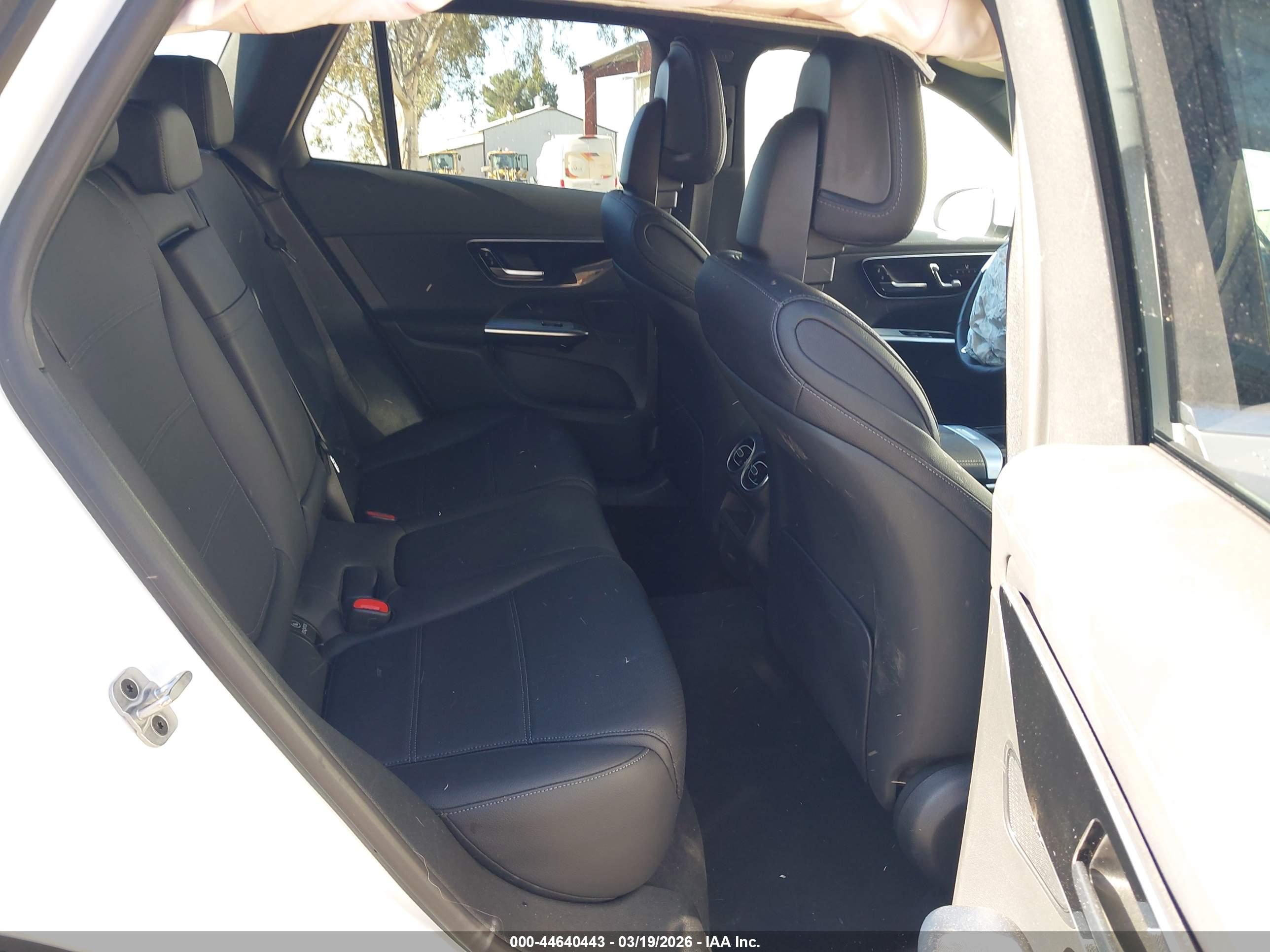 MERCEDES-BENZ GLC image 8