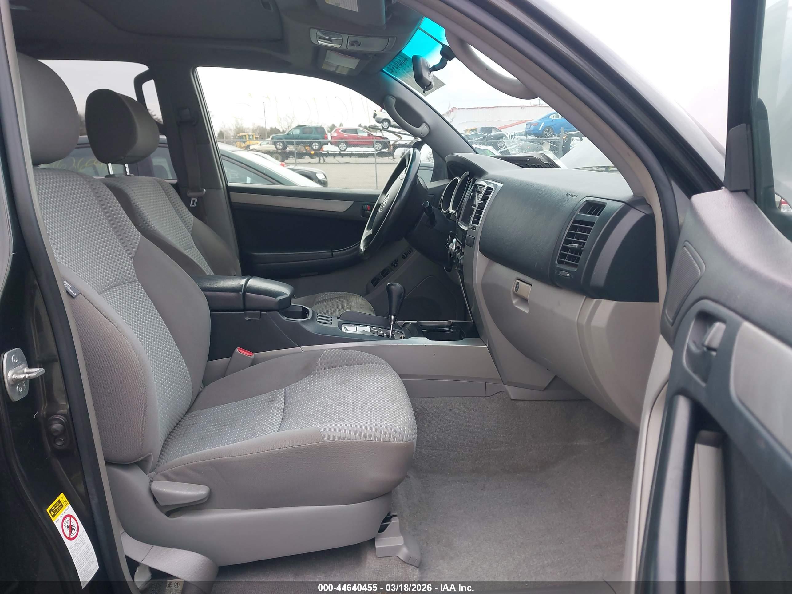 TOYOTA 4RUNNER image 5