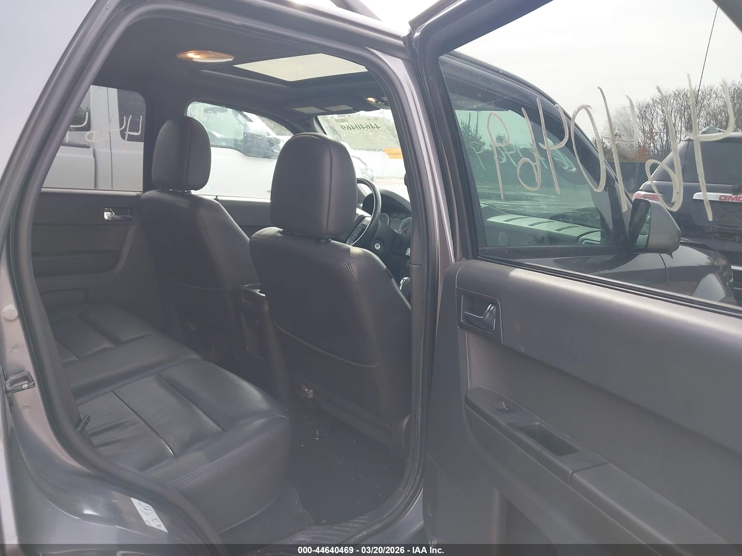 FORD ESCAPE image 8