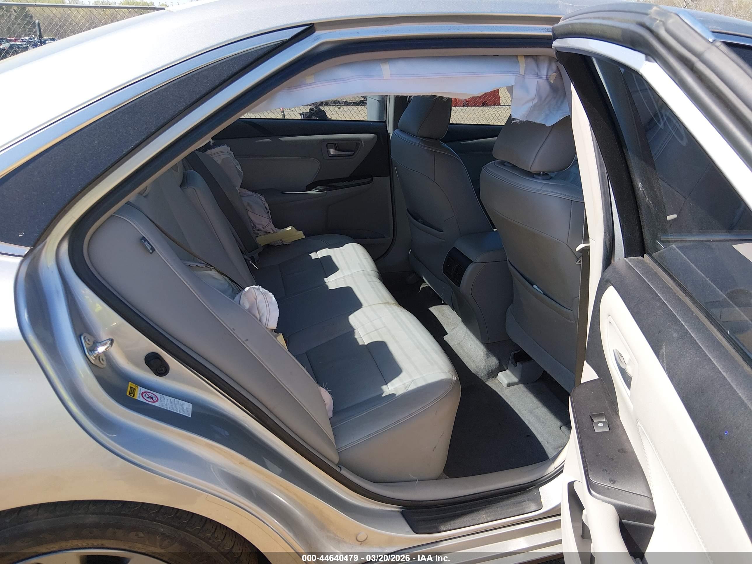 TOYOTA CAMRY image 8