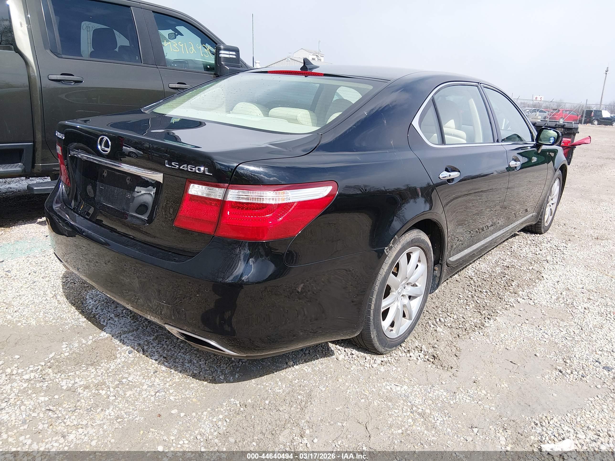 LEXUS LS image 4