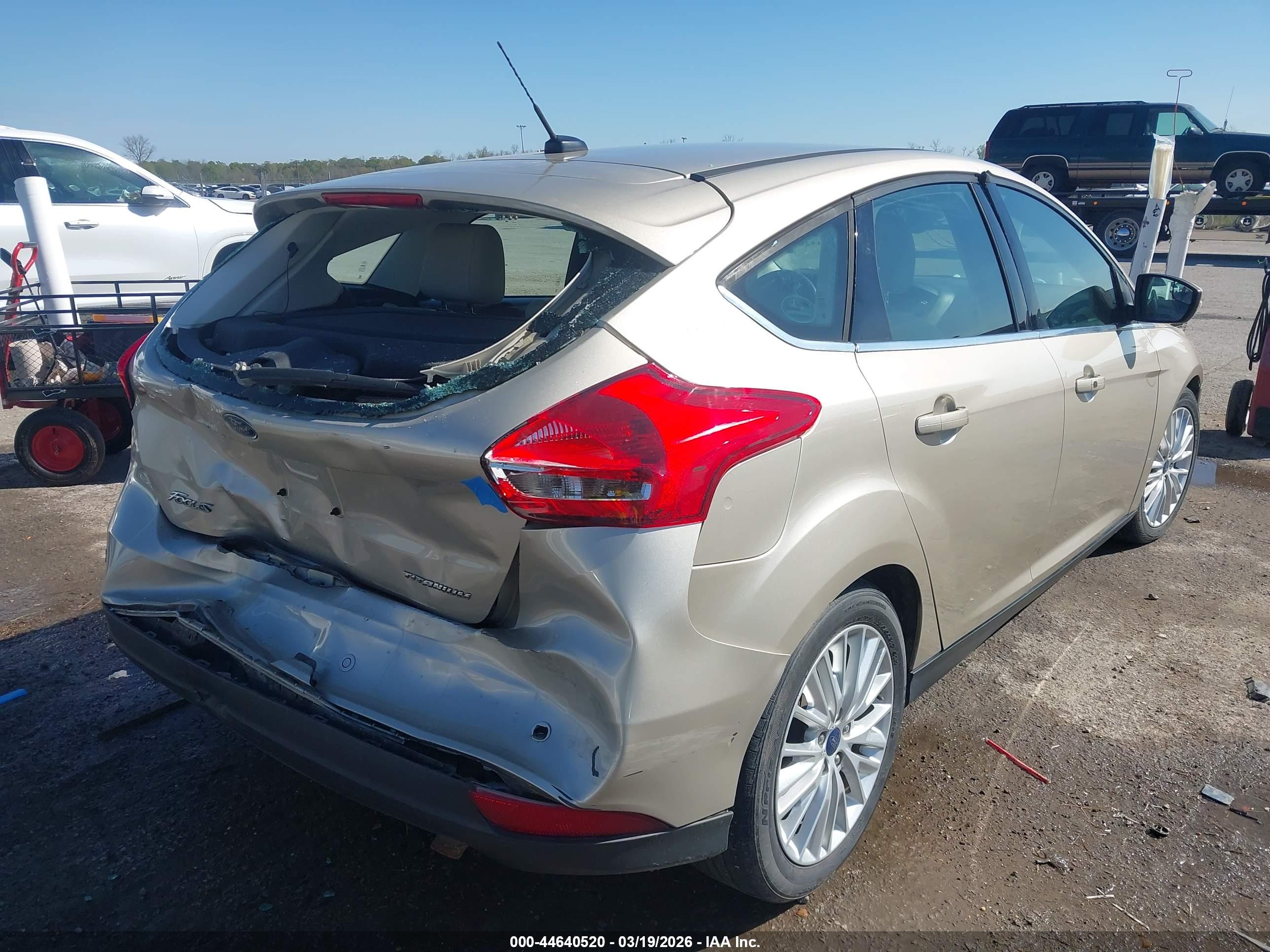 FORD FOCUS image 4