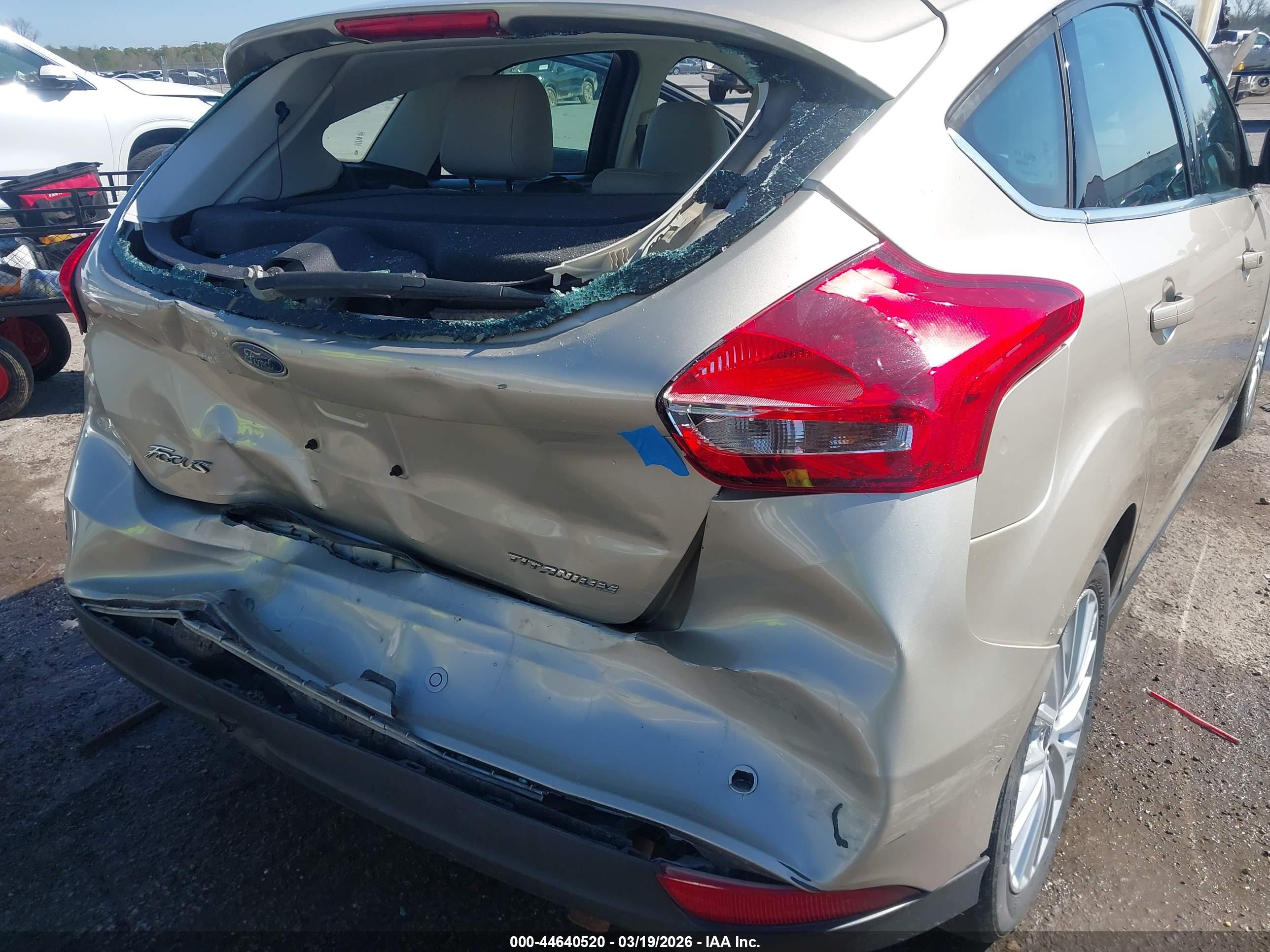 FORD FOCUS image 6
