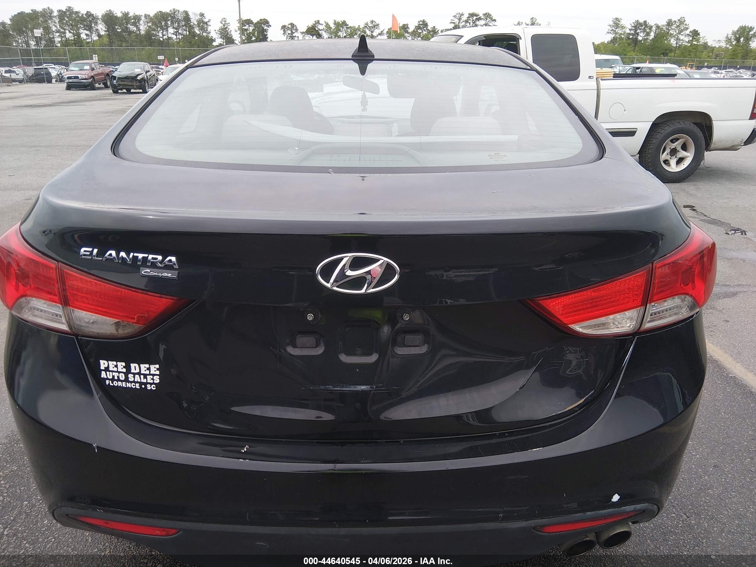 HYUNDAI ELANTRA image 6