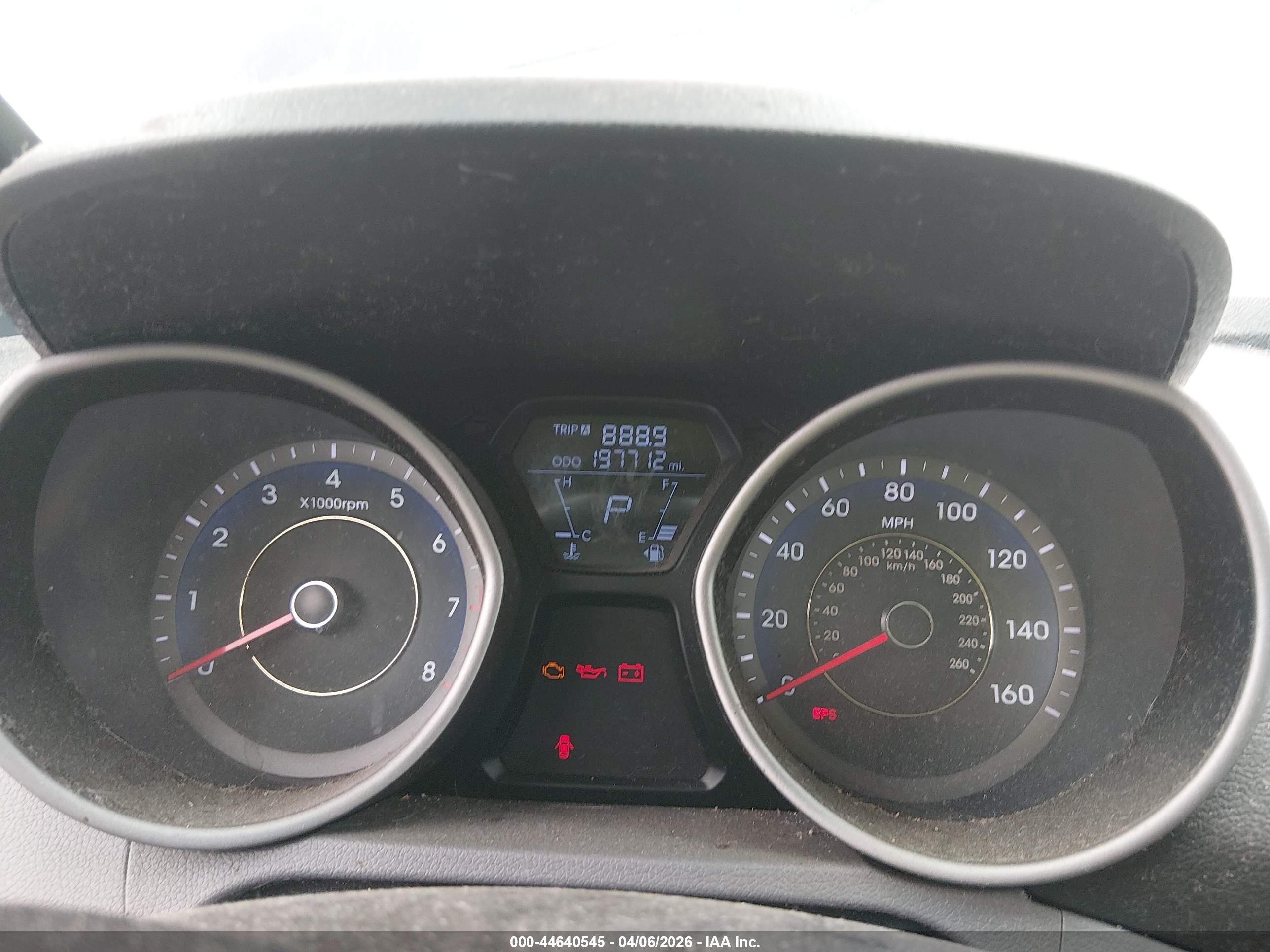 HYUNDAI ELANTRA image 7