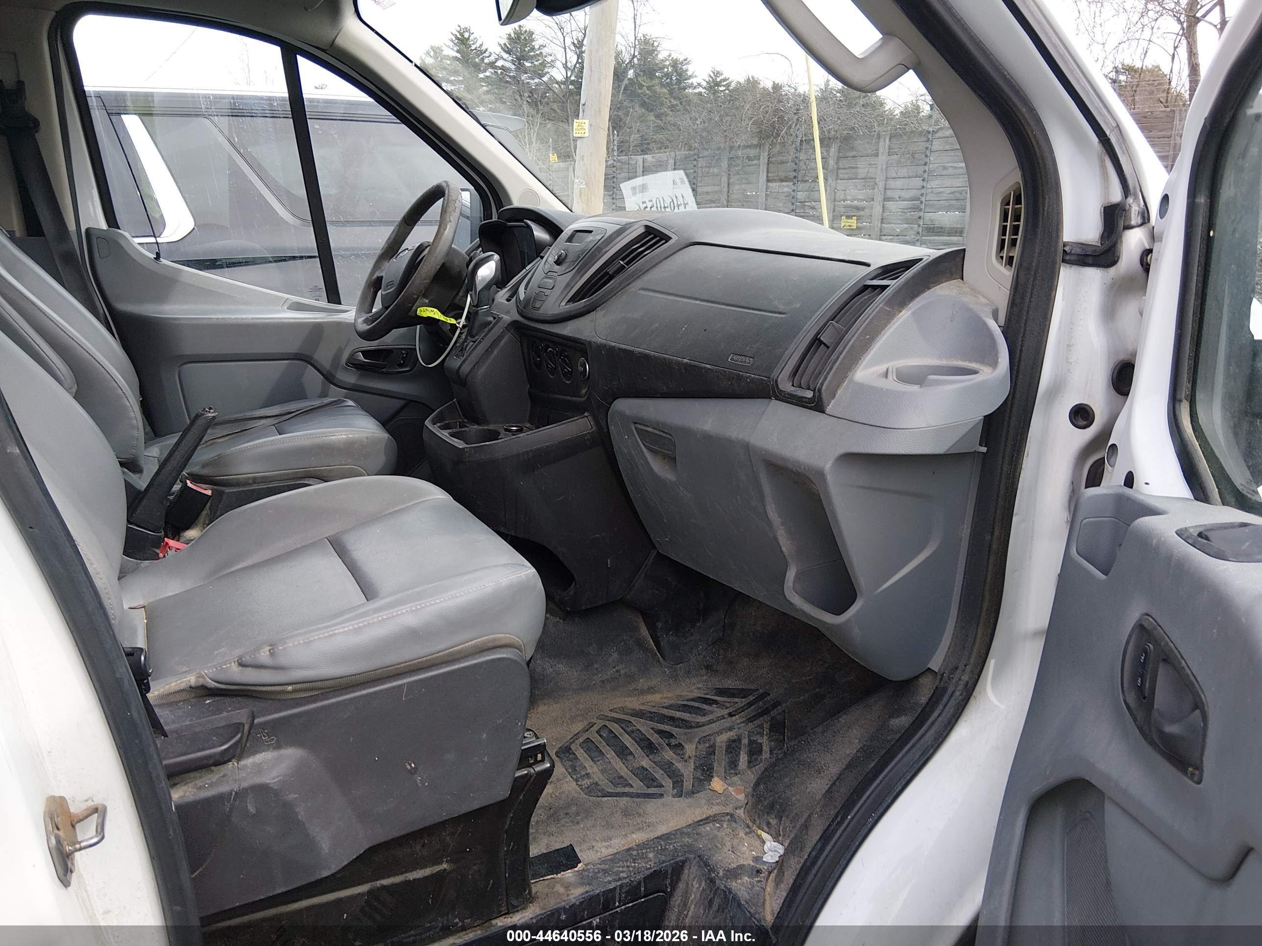 FORD TRANSIT-150 image 5