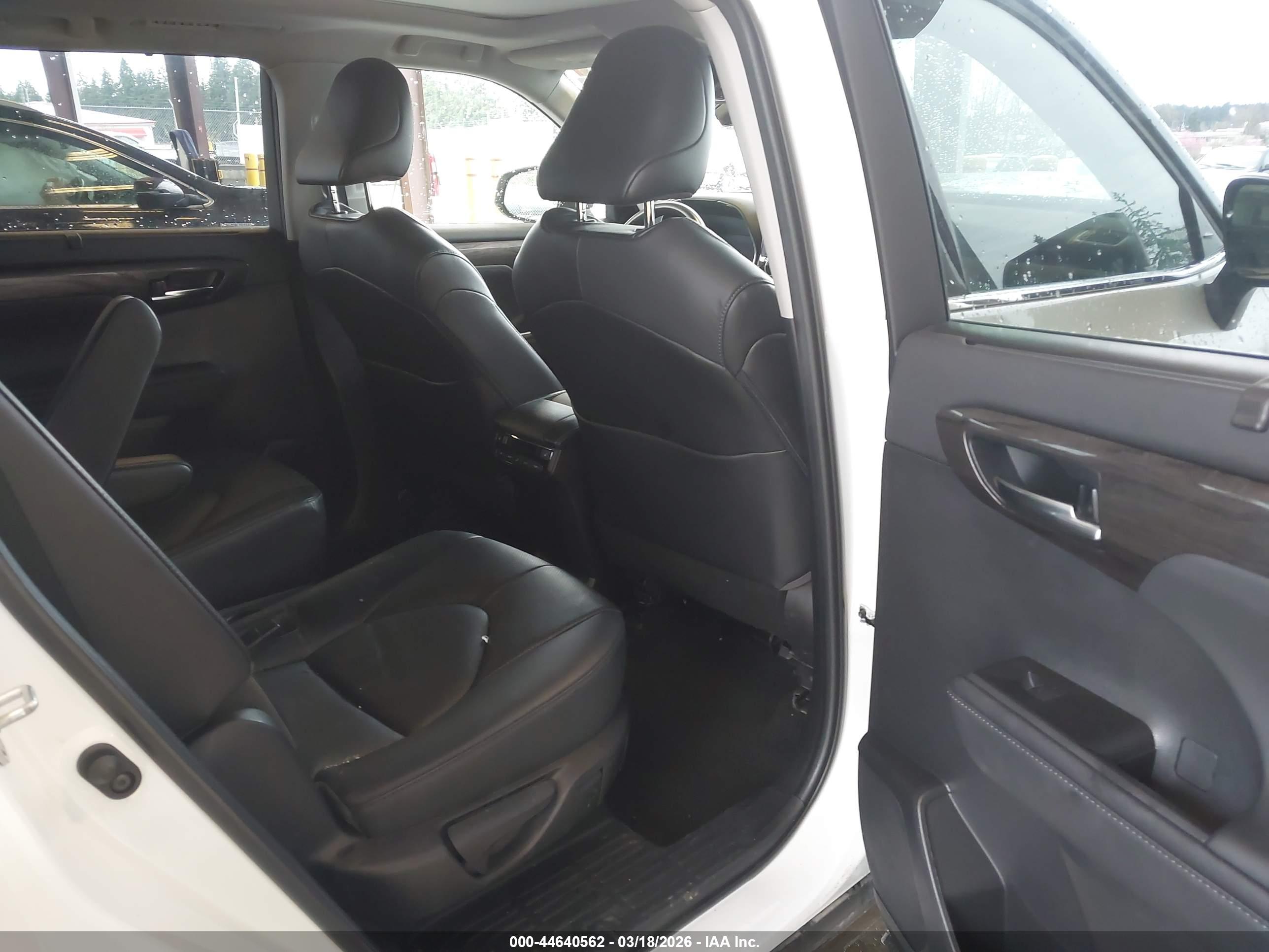 TOYOTA HIGHLANDER image 8
