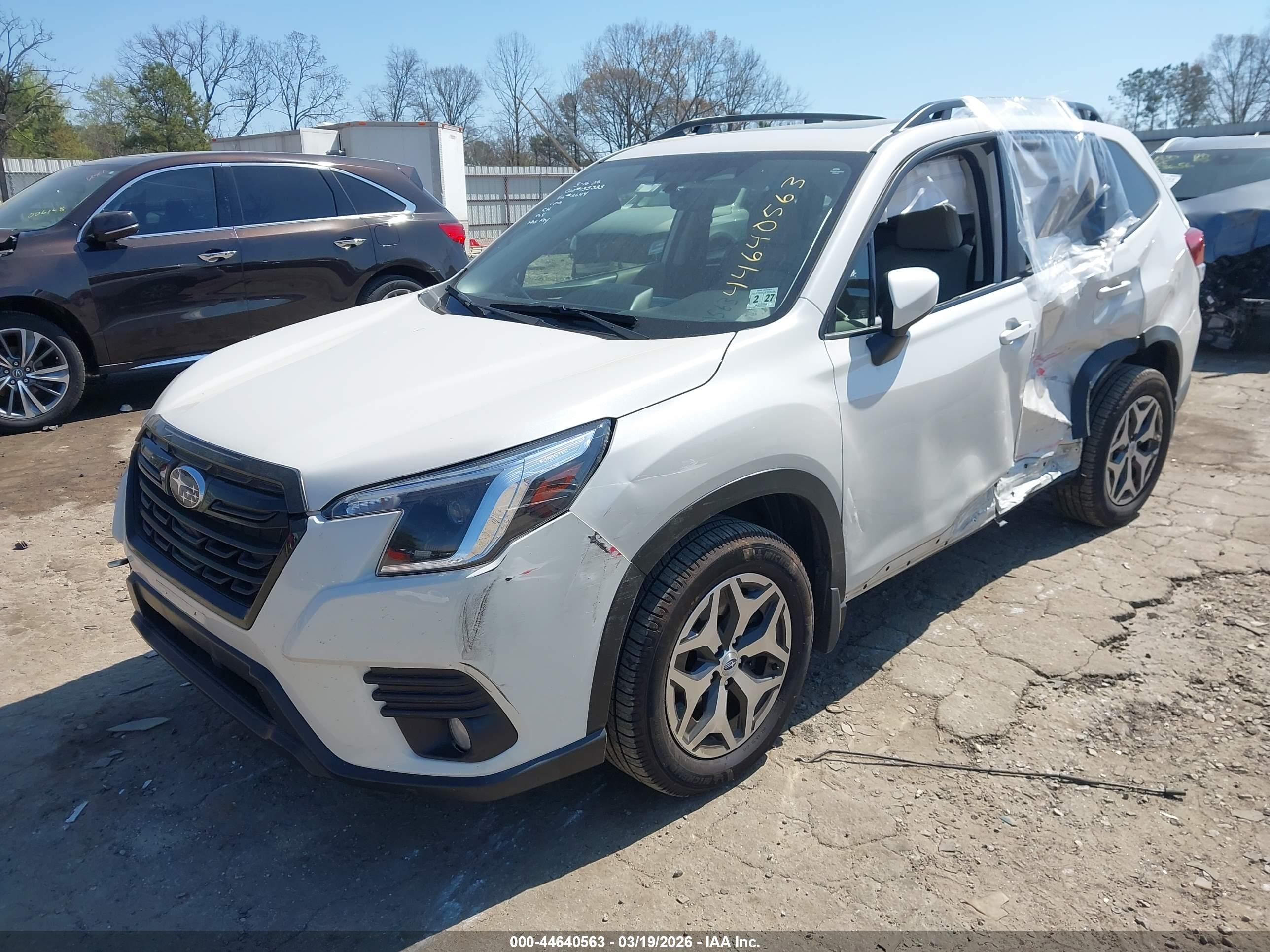 SUBARU FORESTER image 2