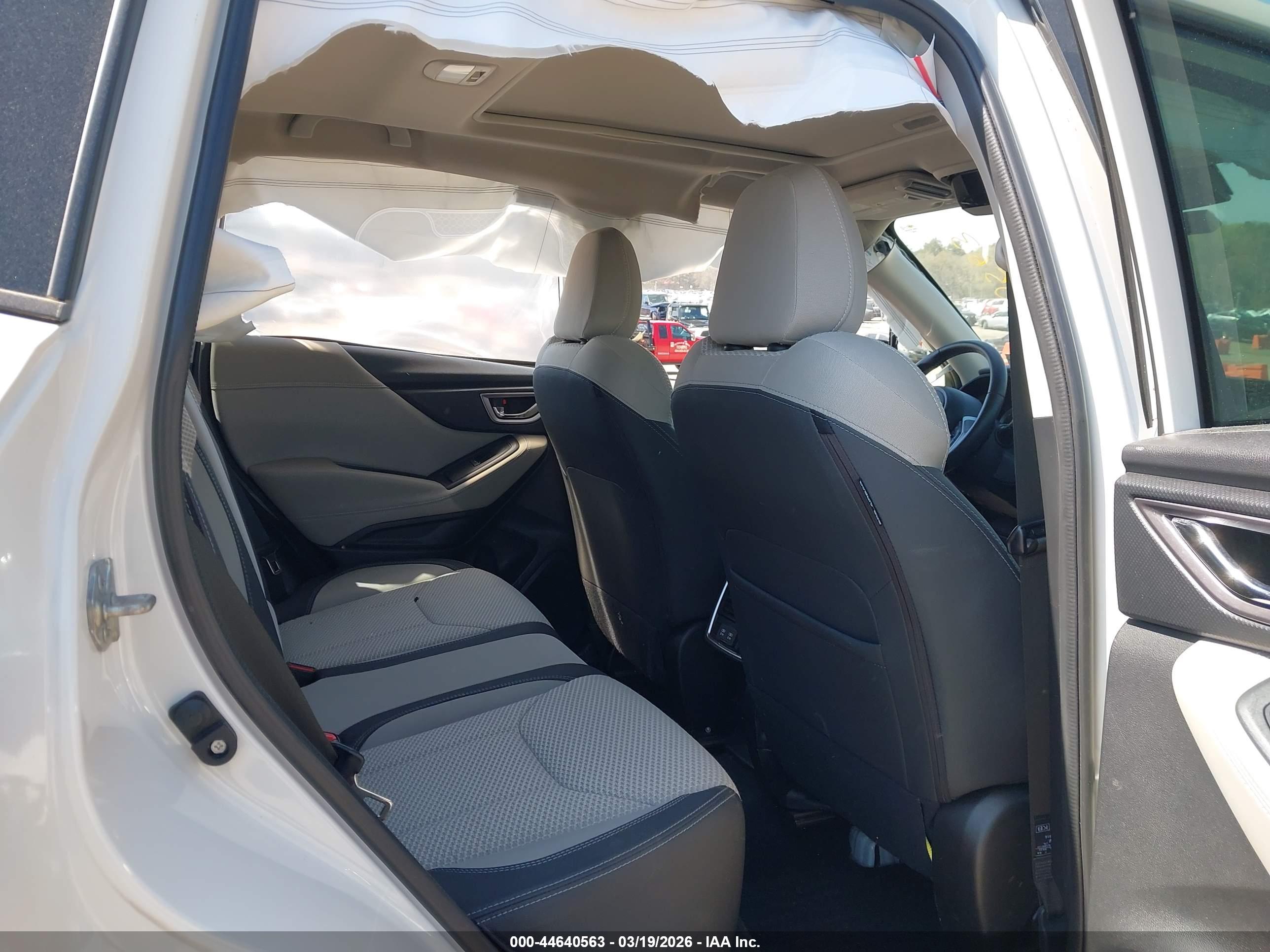 SUBARU FORESTER image 8