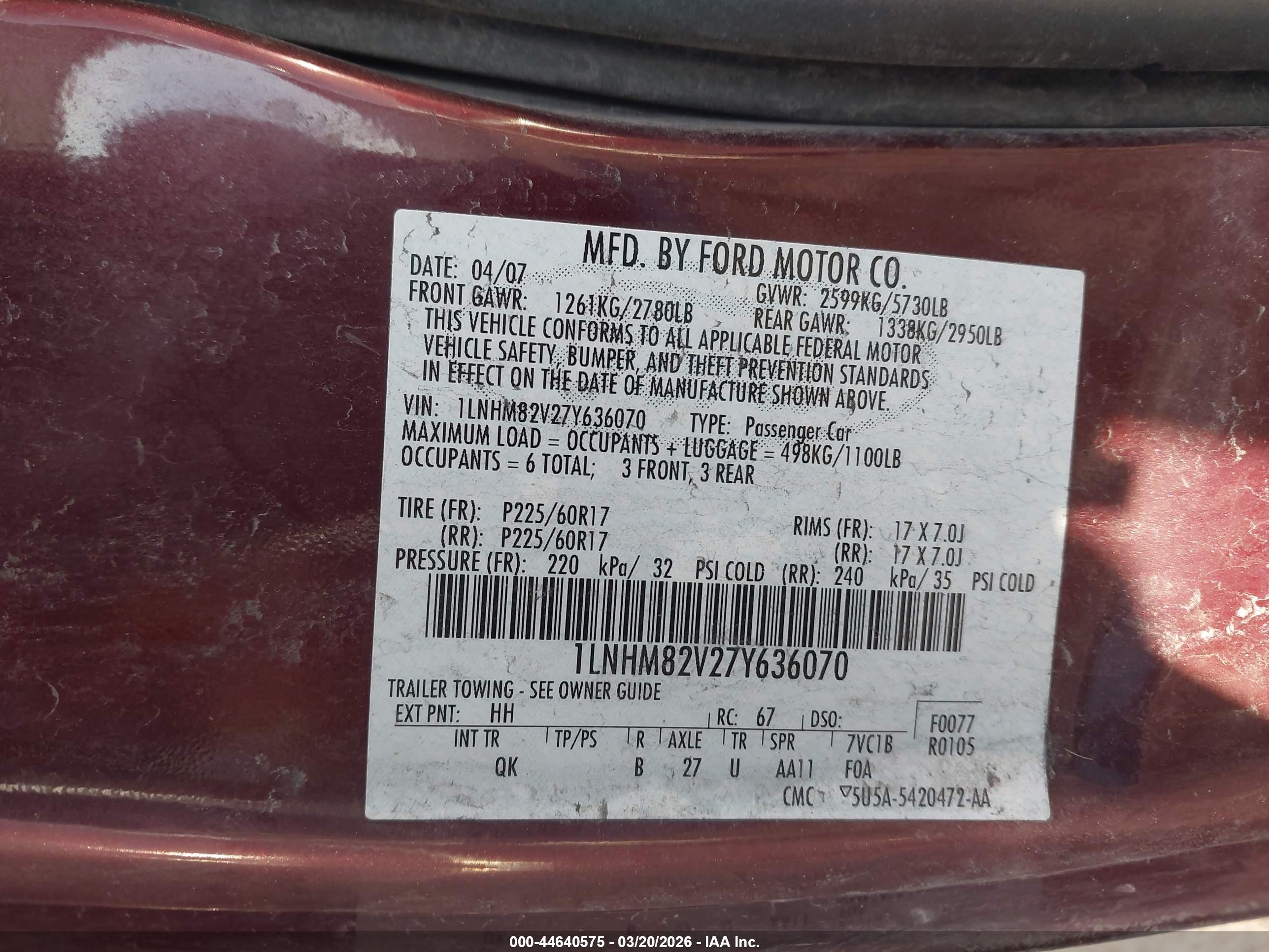 LINCOLN TOWN image 9
