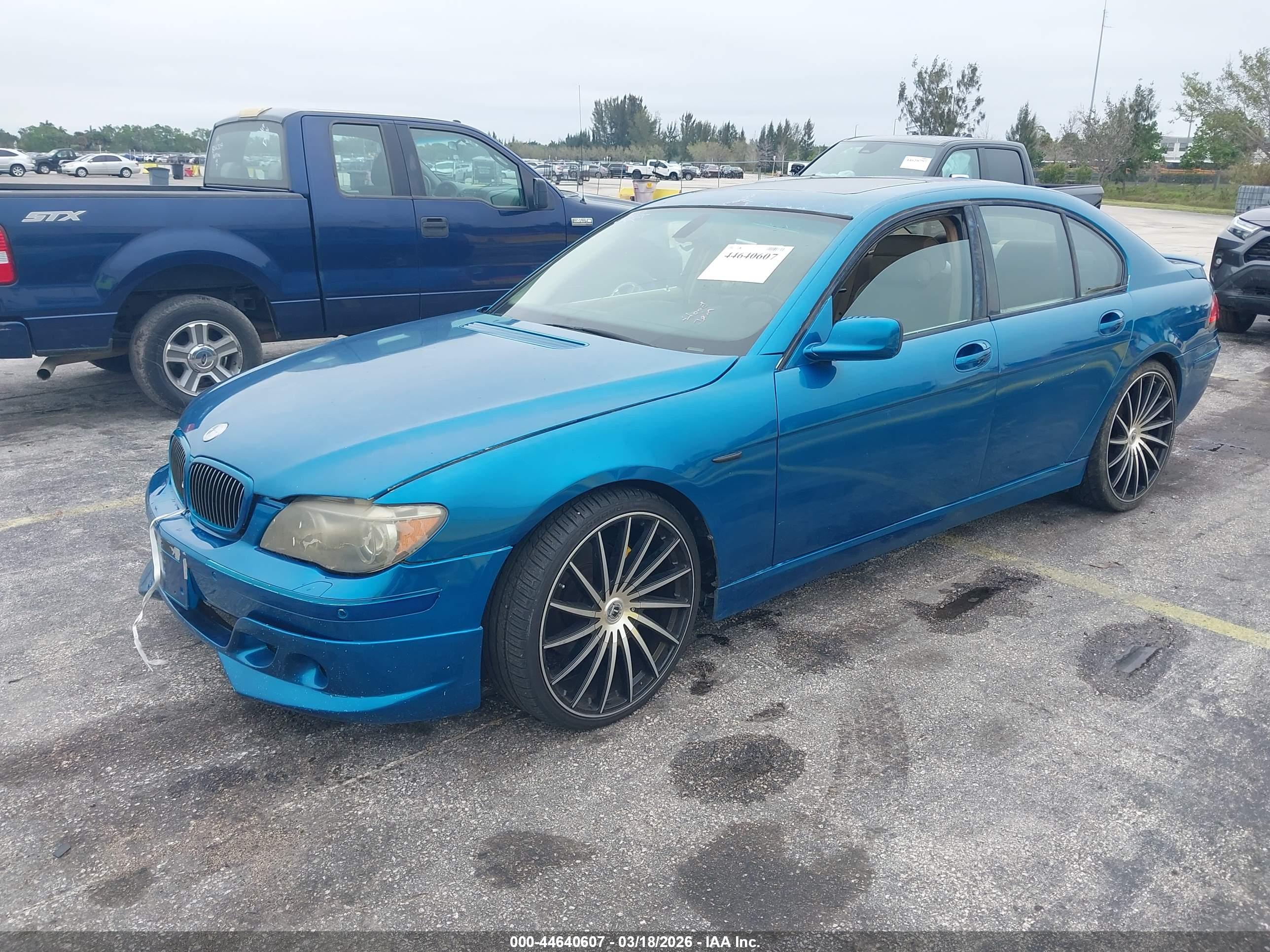 BMW 750I image 2