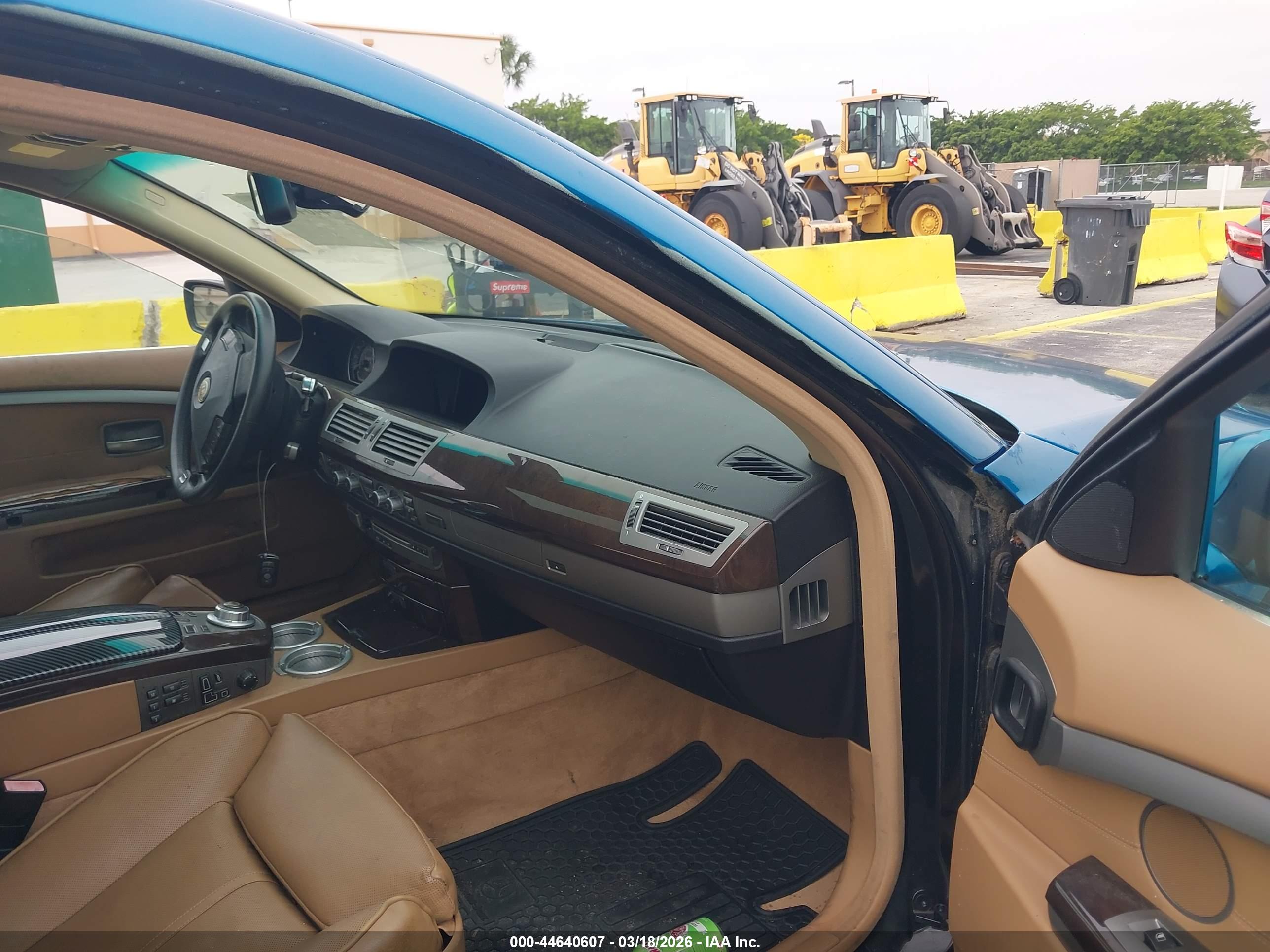 BMW 750I image 5