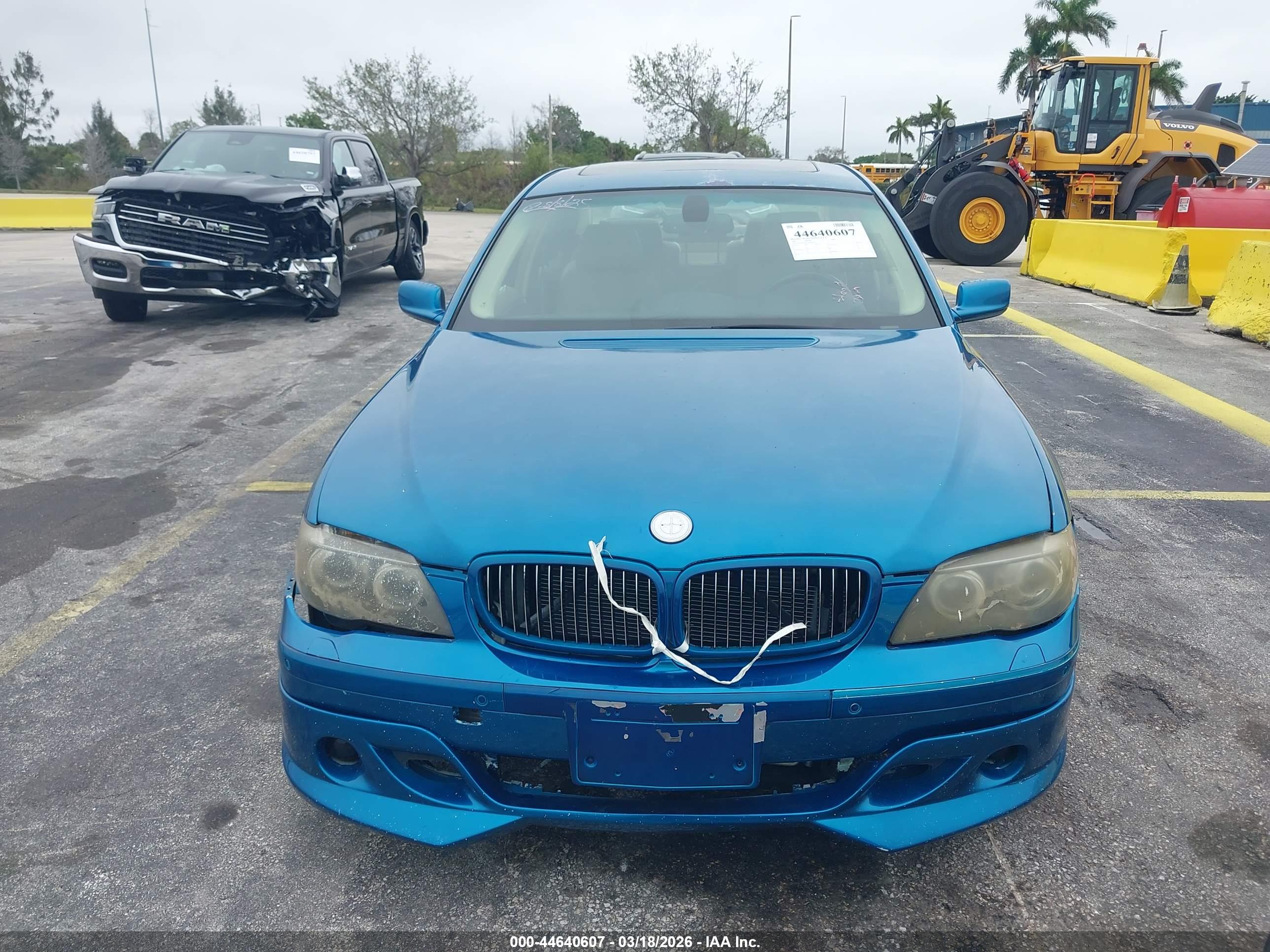 BMW 750I image 6
