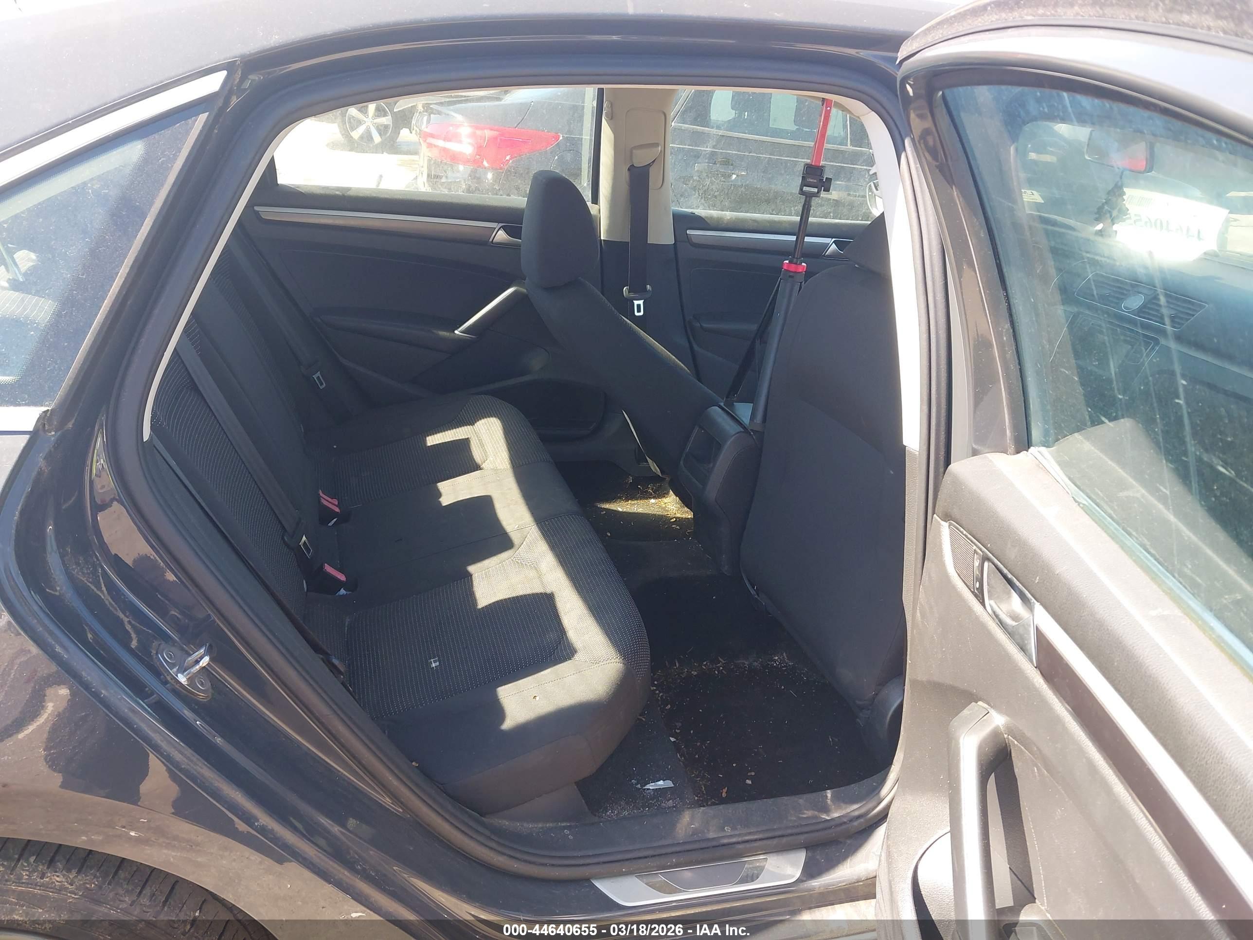 VOLKSWAGEN PASSAT image 8