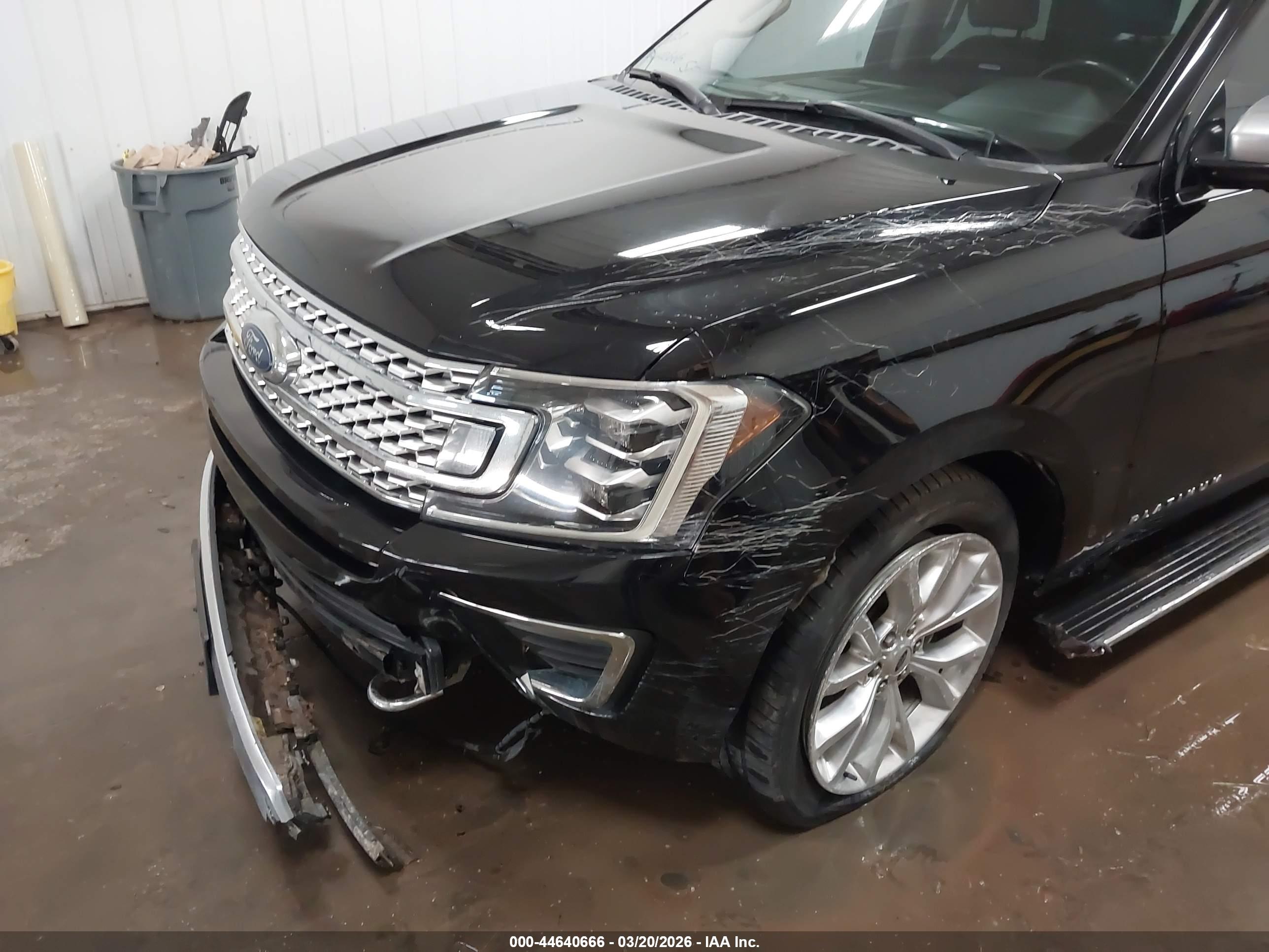 FORD EXPEDITION image 6