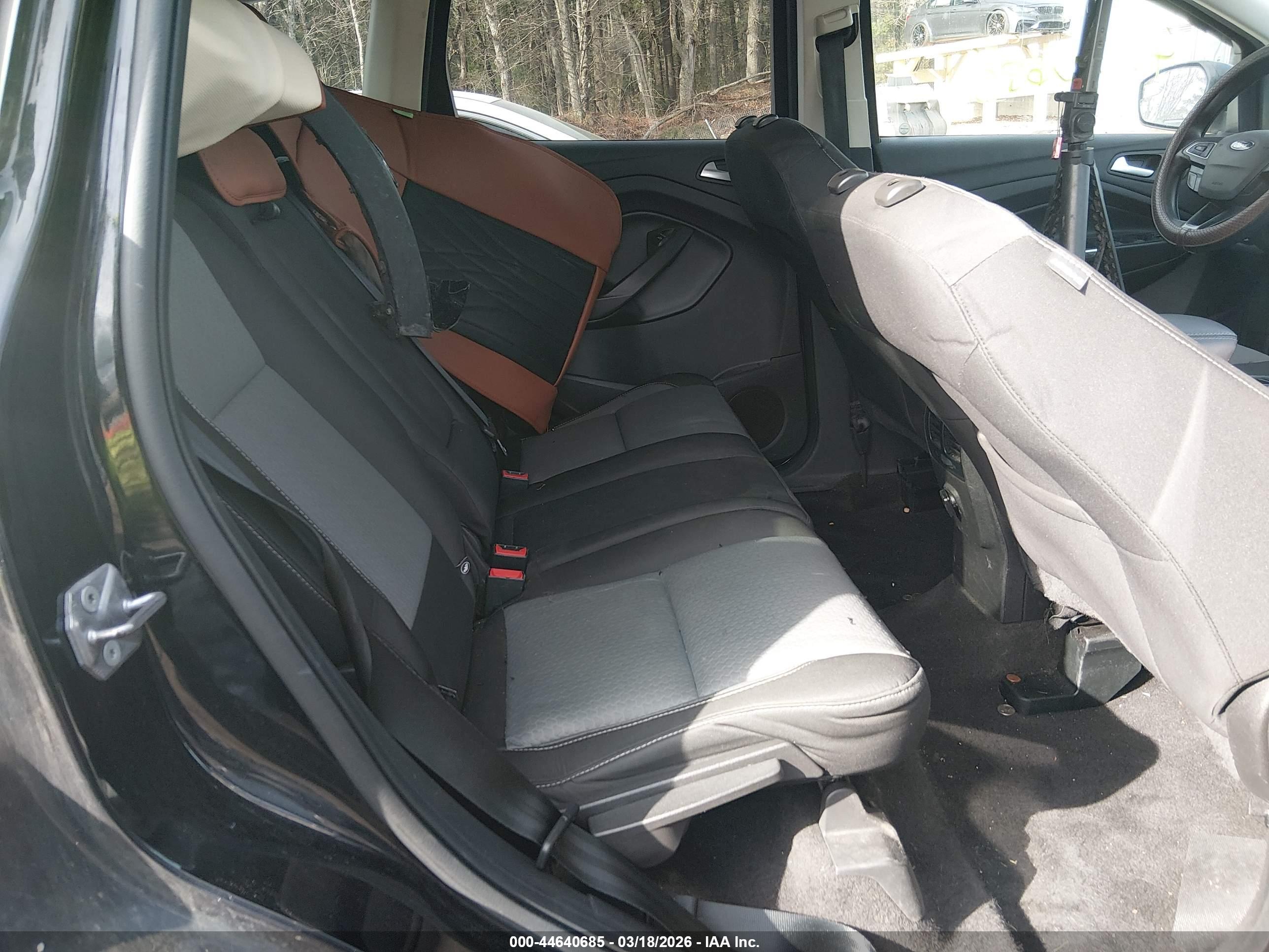 FORD ESCAPE image 8