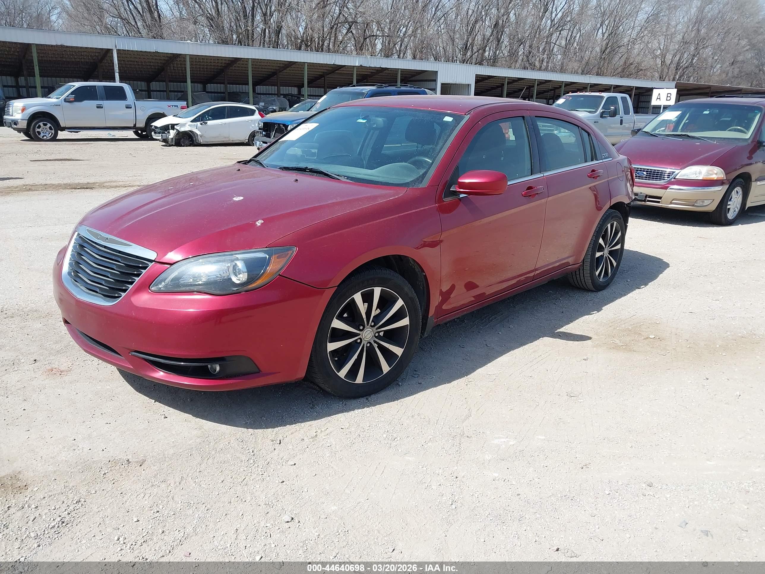 CHRYSLER 200 image 2