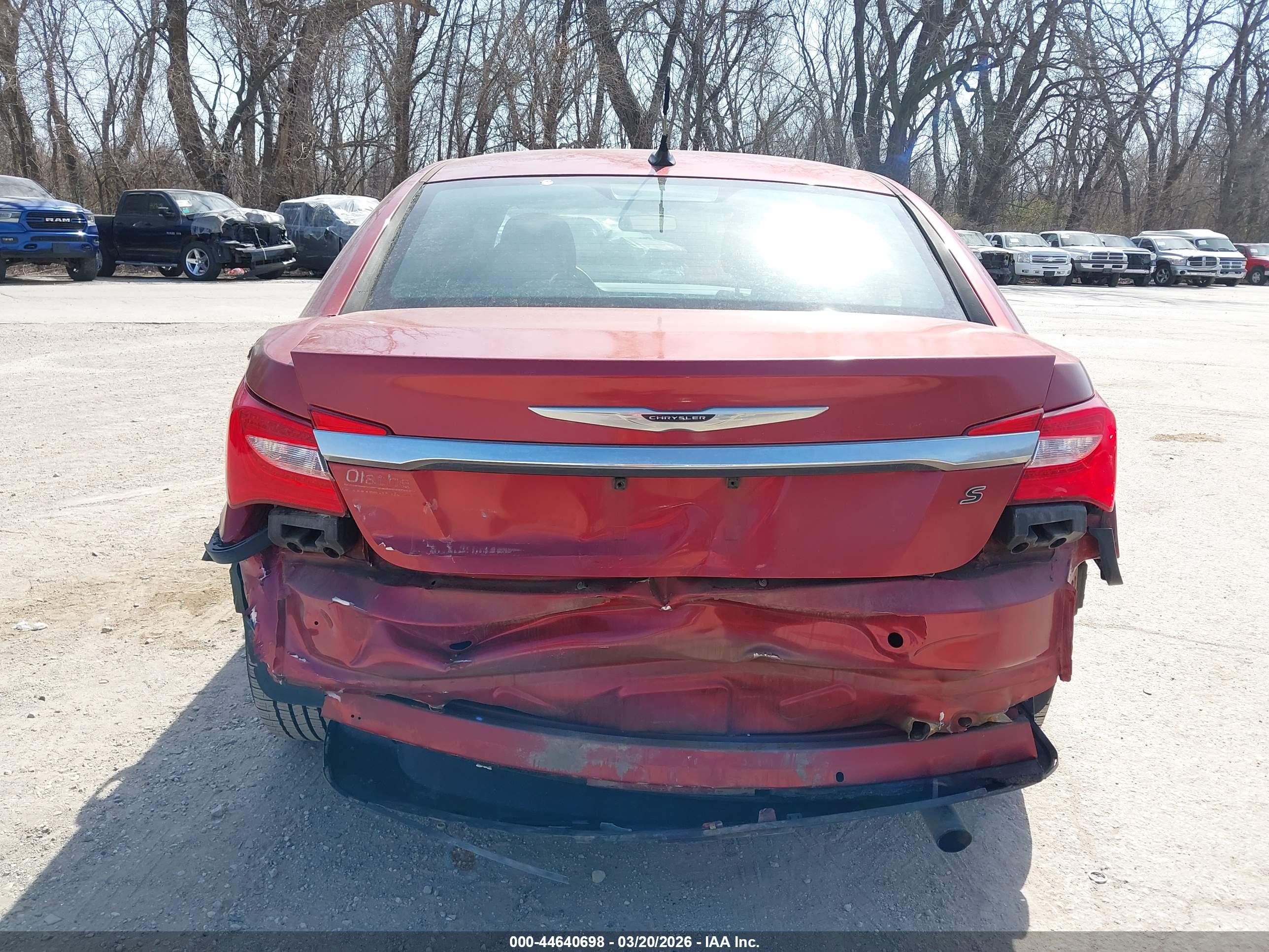 CHRYSLER 200 image 6