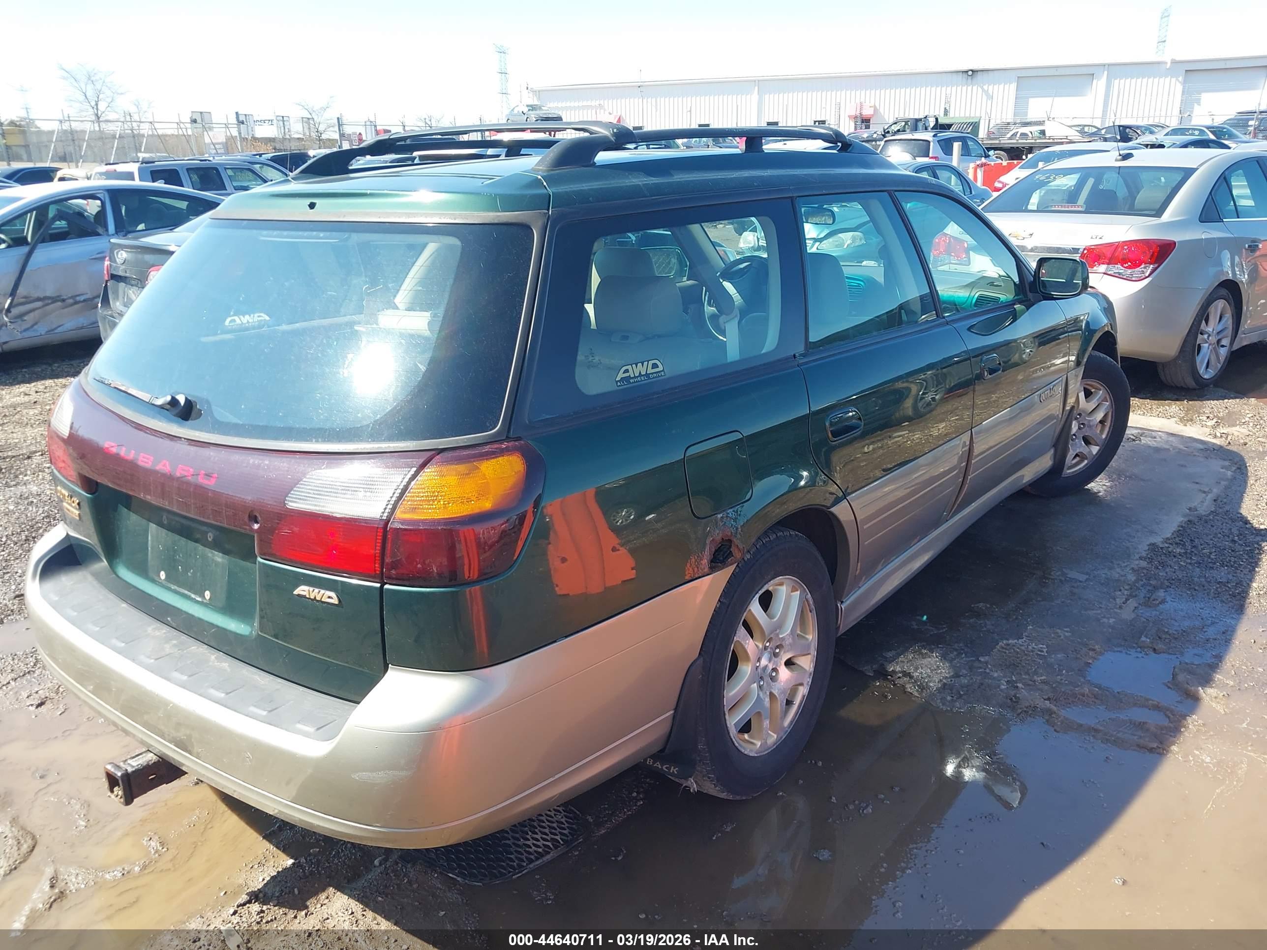 SUBARU OUTBACK image 4