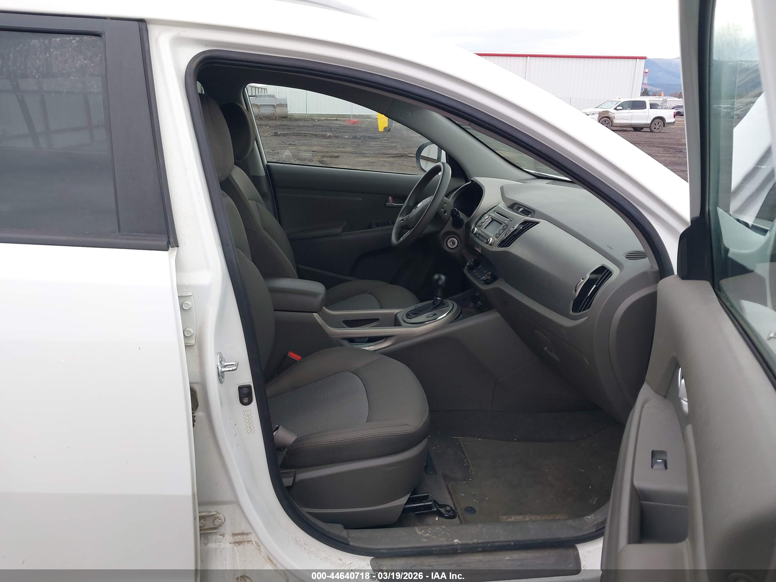 KIA SPORTAGE image 5