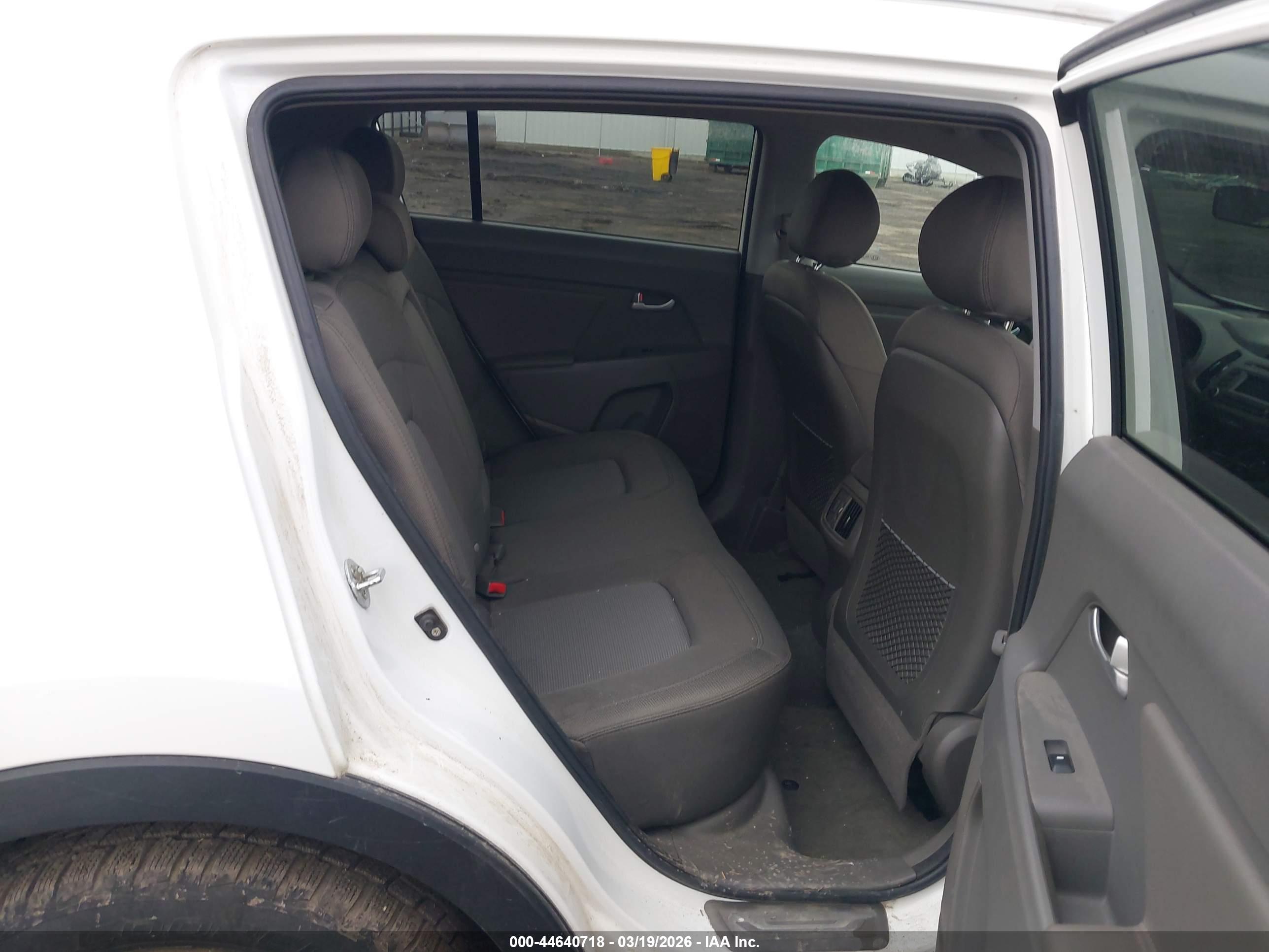 KIA SPORTAGE image 8