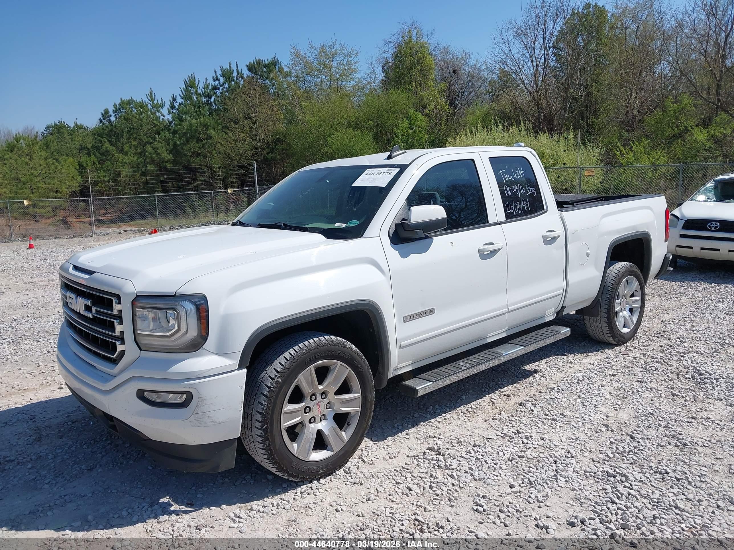 GMC SIERRA image 2