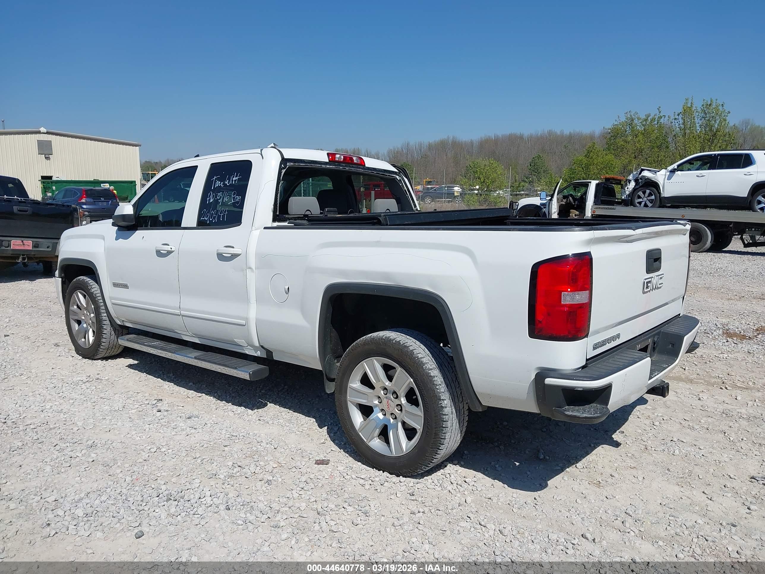 GMC SIERRA image 3