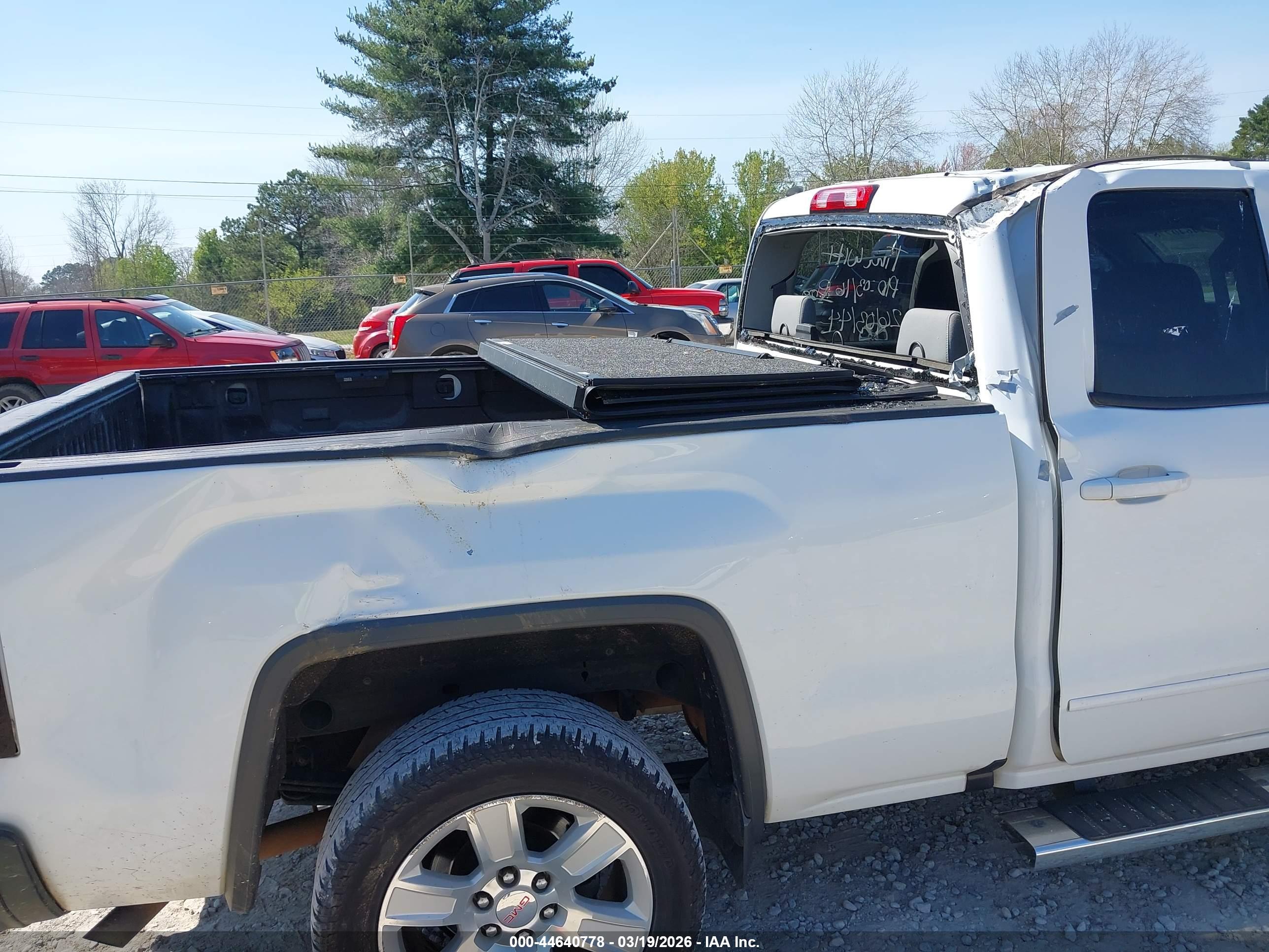 GMC SIERRA image 6