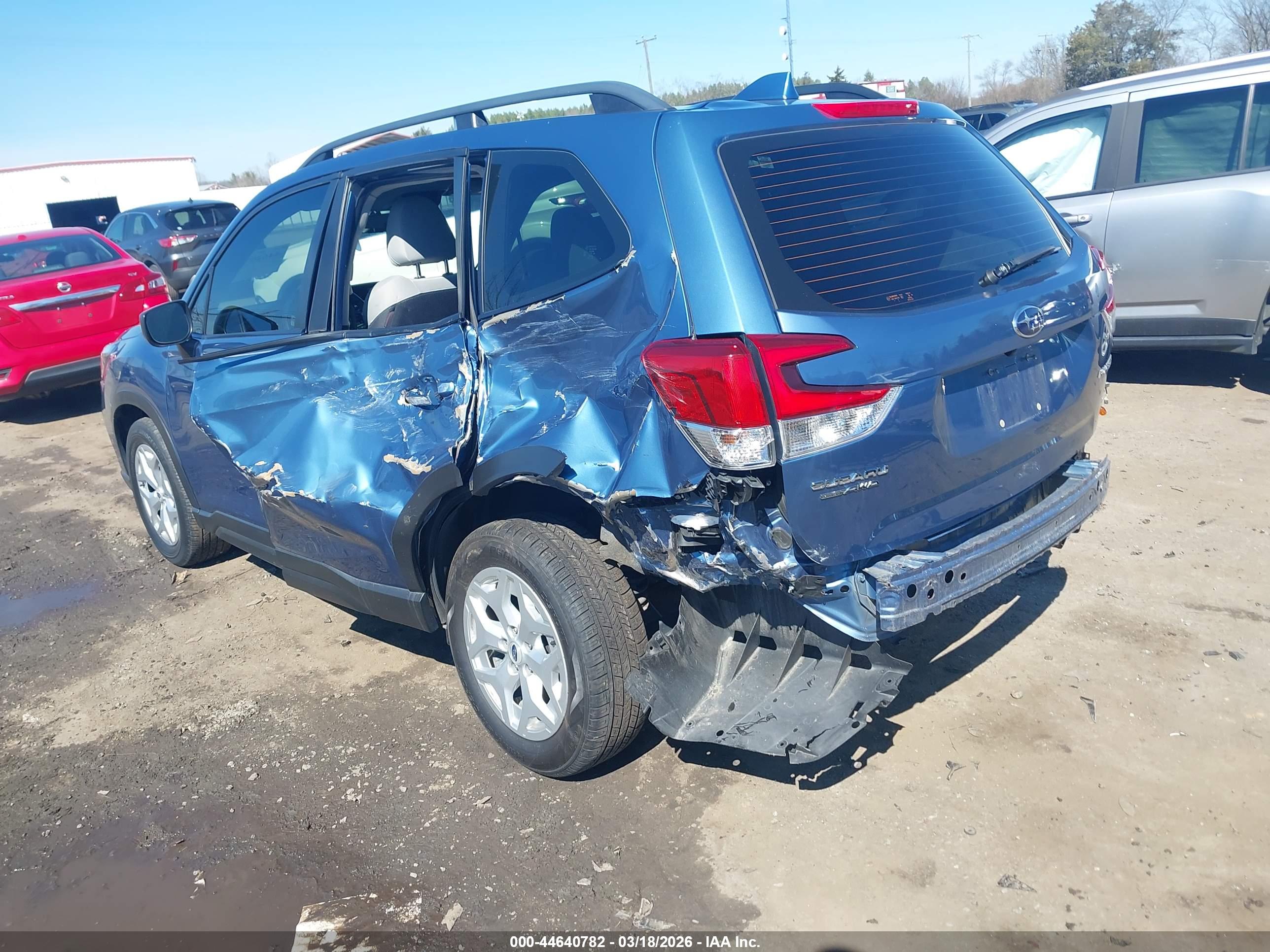 SUBARU FORESTER image 6