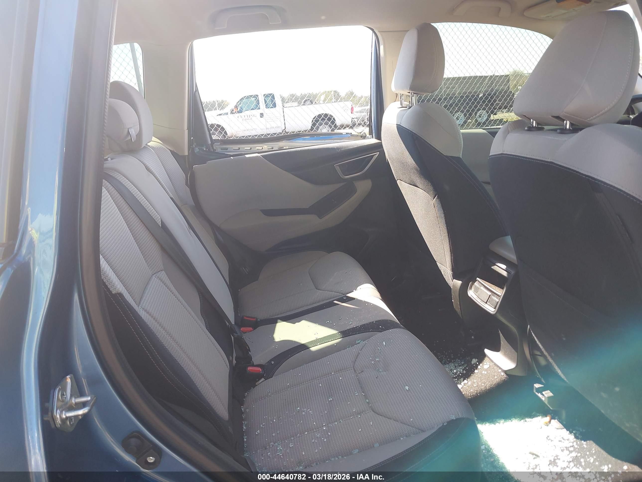 SUBARU FORESTER image 8
