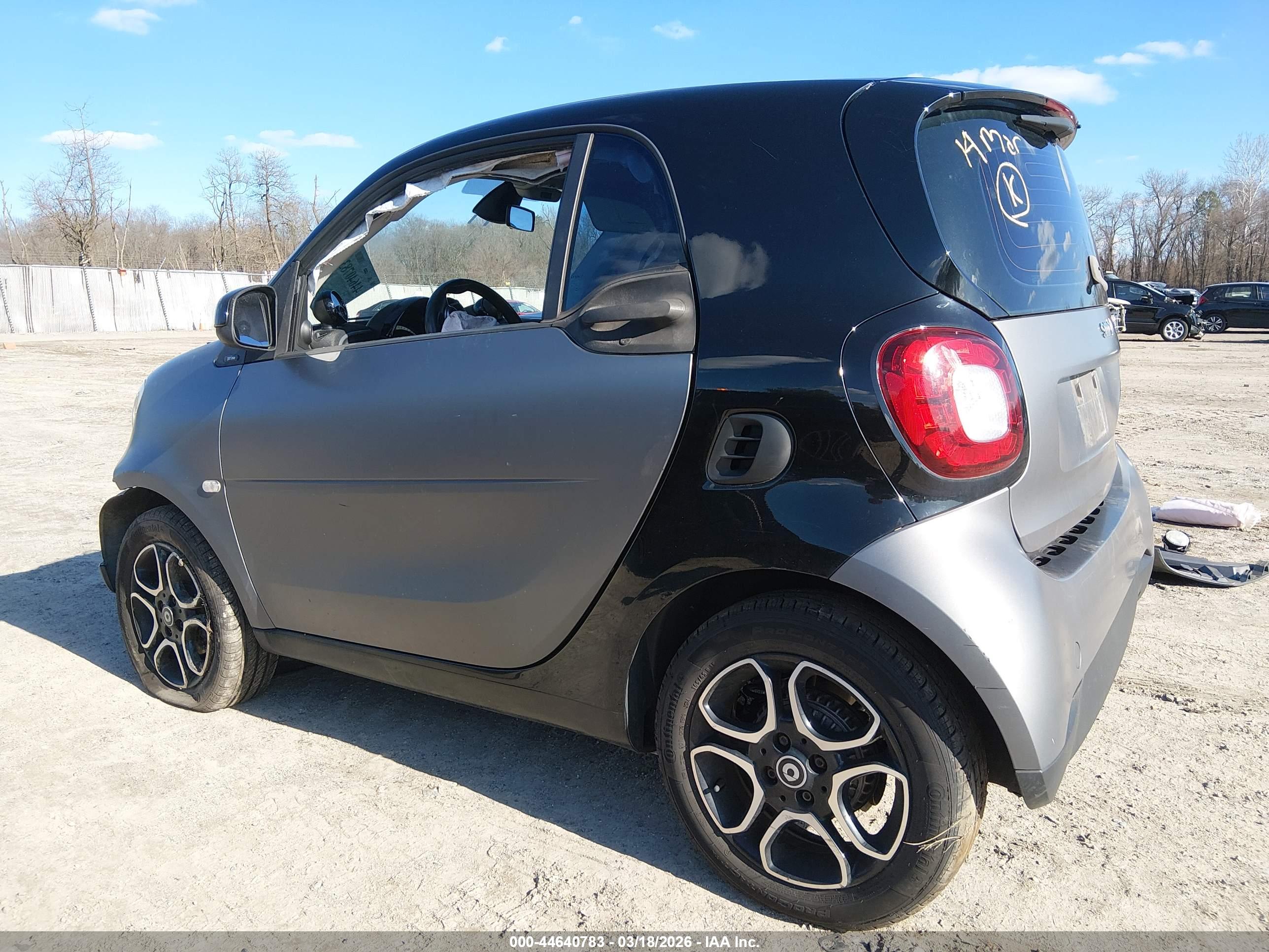SMART FORTWO image 3