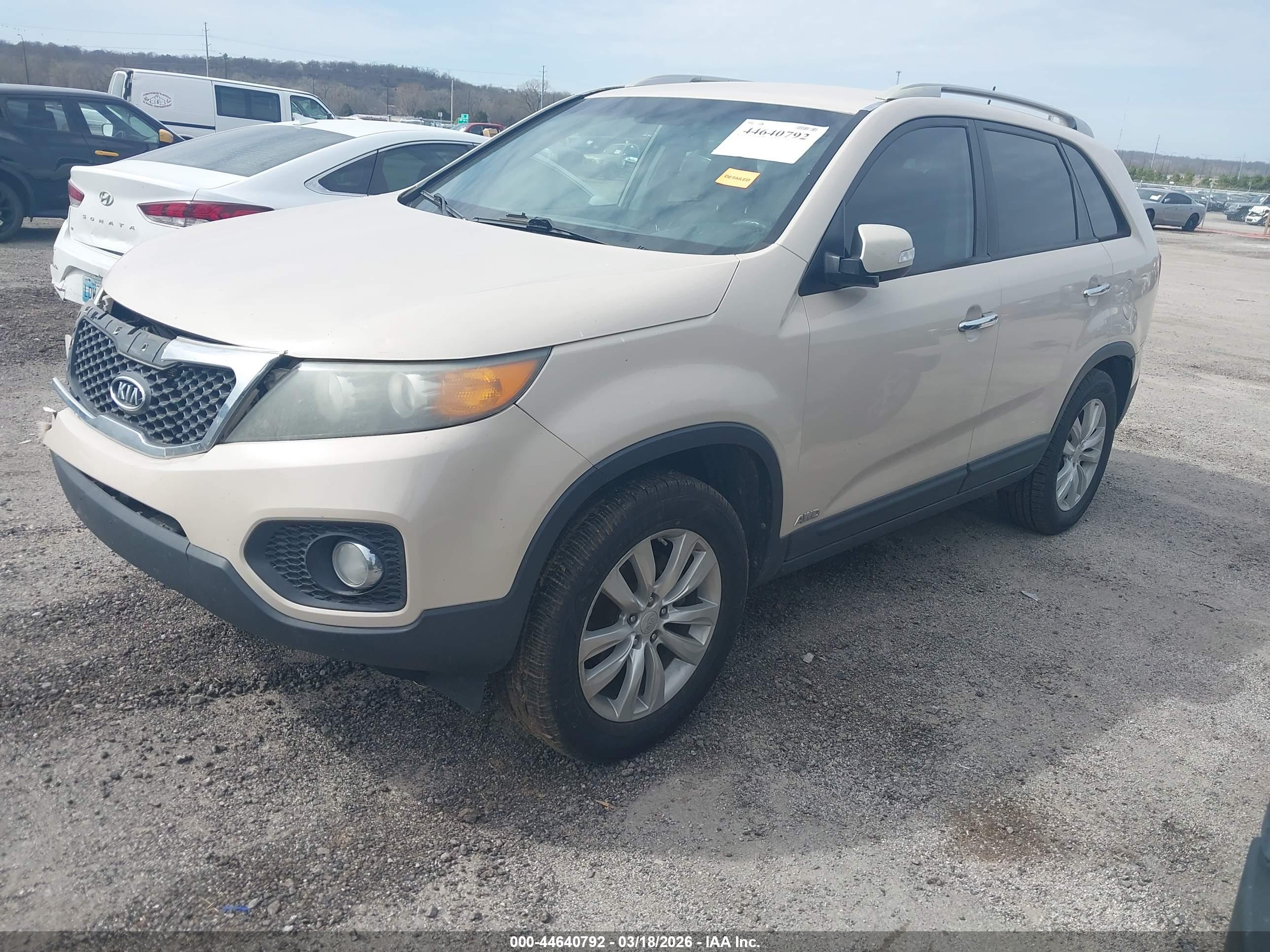 KIA SORENTO image 2