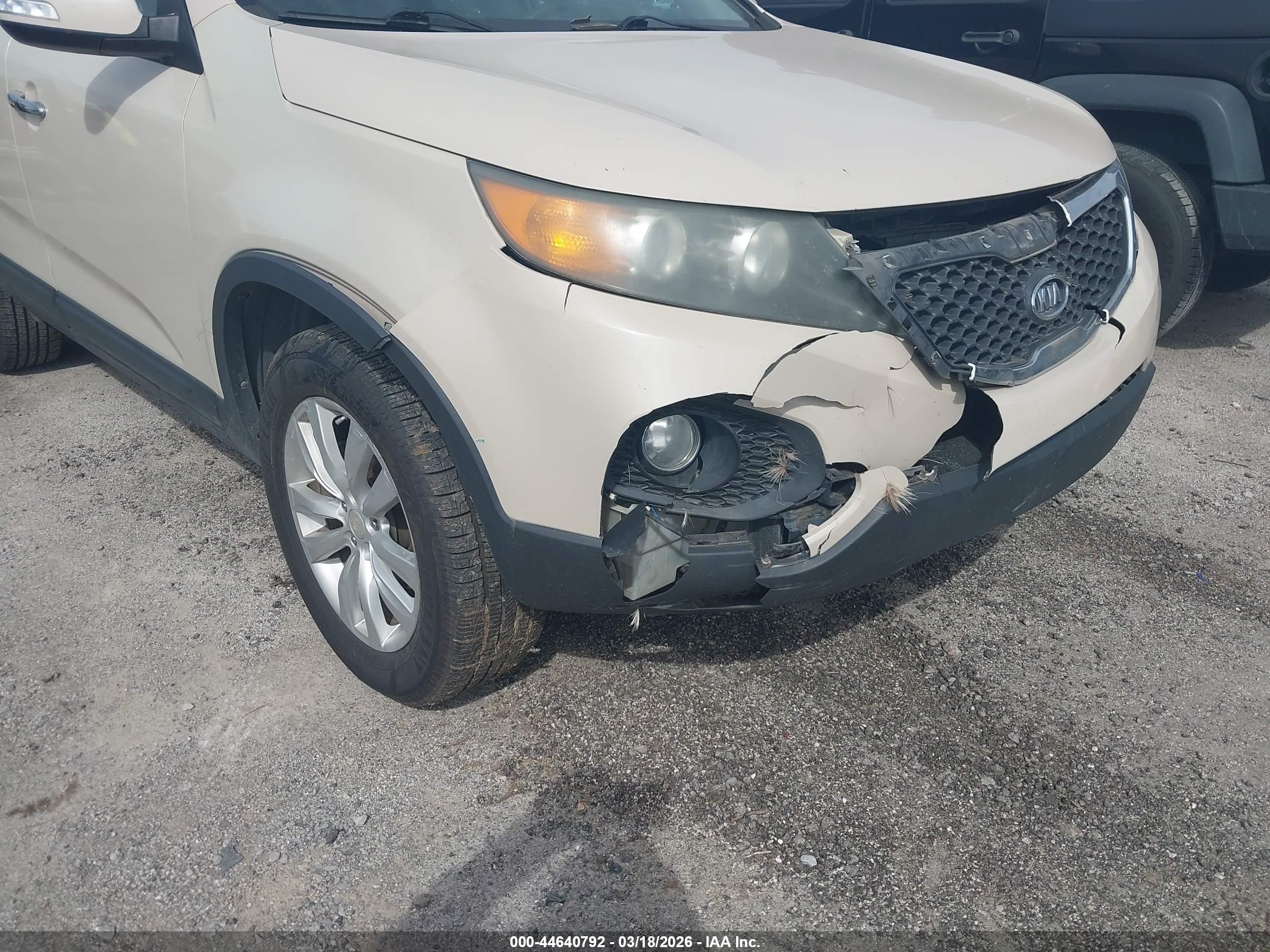 KIA SORENTO image 6