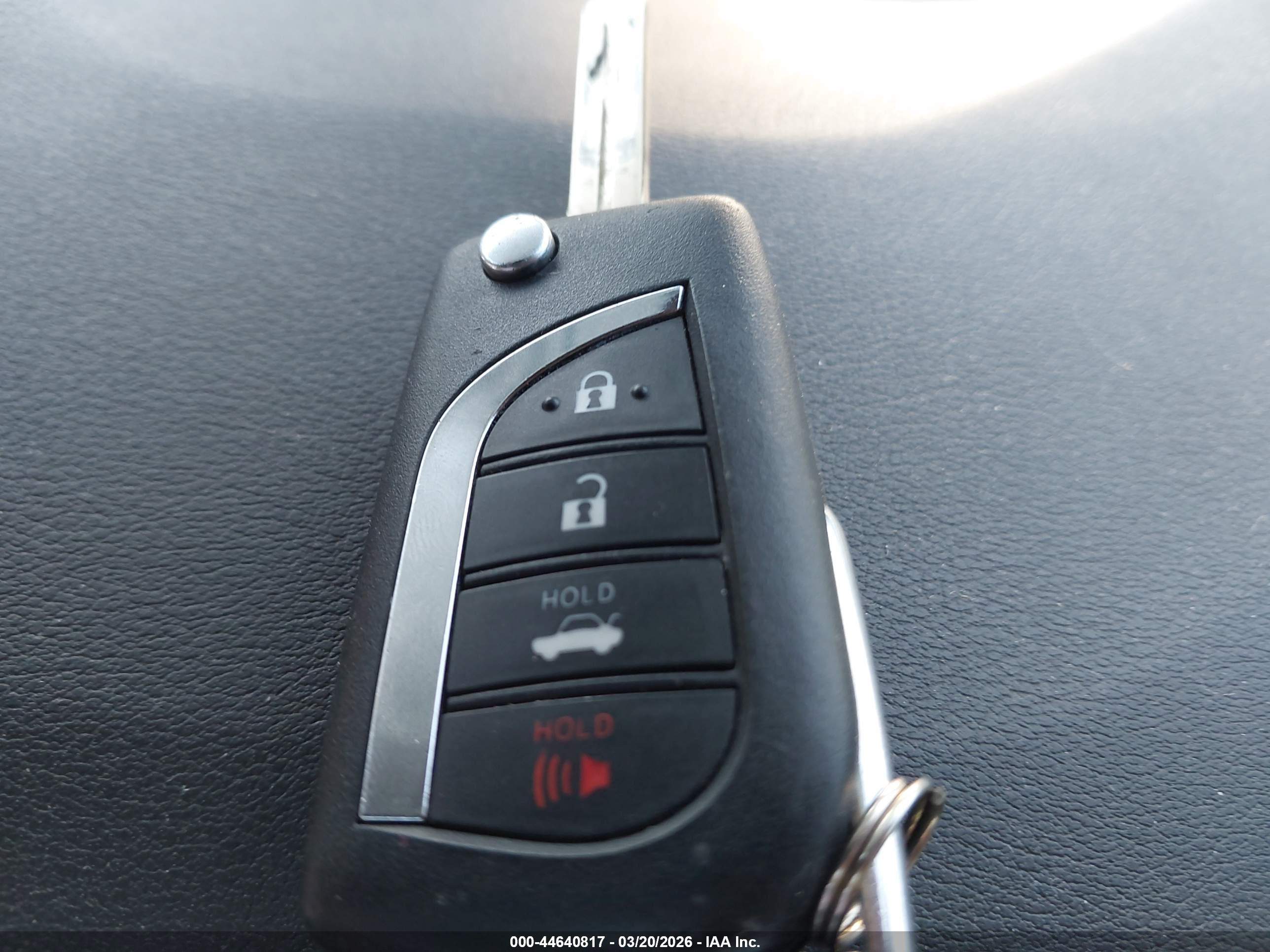 TOYOTA COROLLA image 11