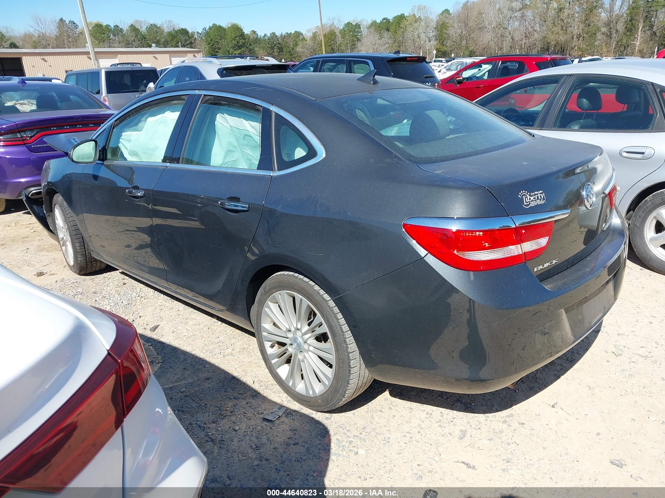BUICK VERANO image 3